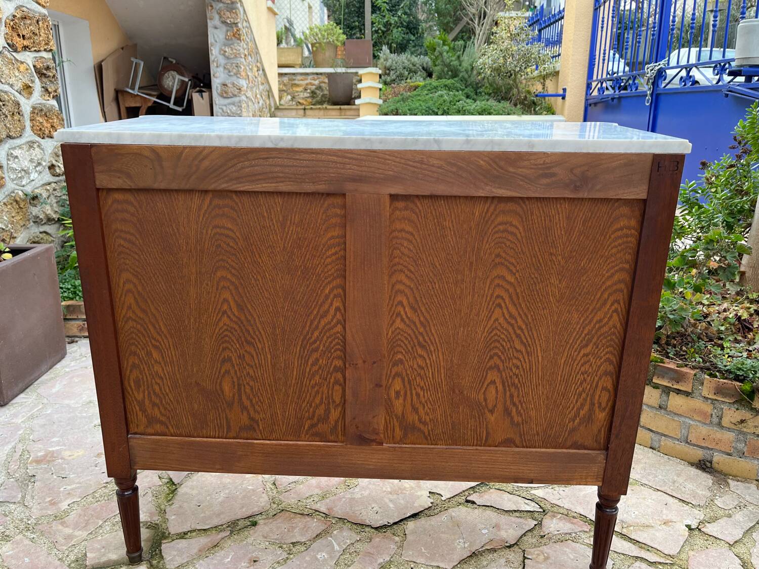 Old chest of drawers