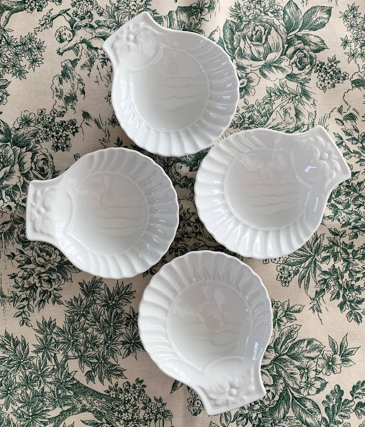 Shell bowls Reussy porcelain