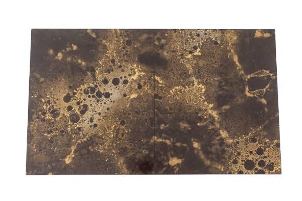 Table basse formant bar à plateau coulissant. Années 1970.