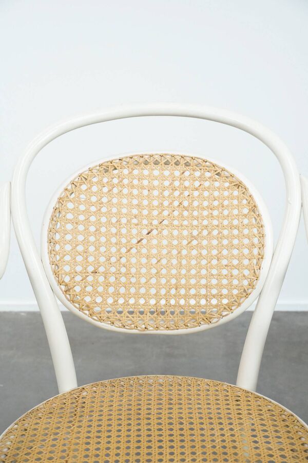 Chaise de bistrot blanche vintage avec accoudoirs, style Thonet