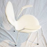 Chair Mod. 3207 Arne Jacobsen white leather