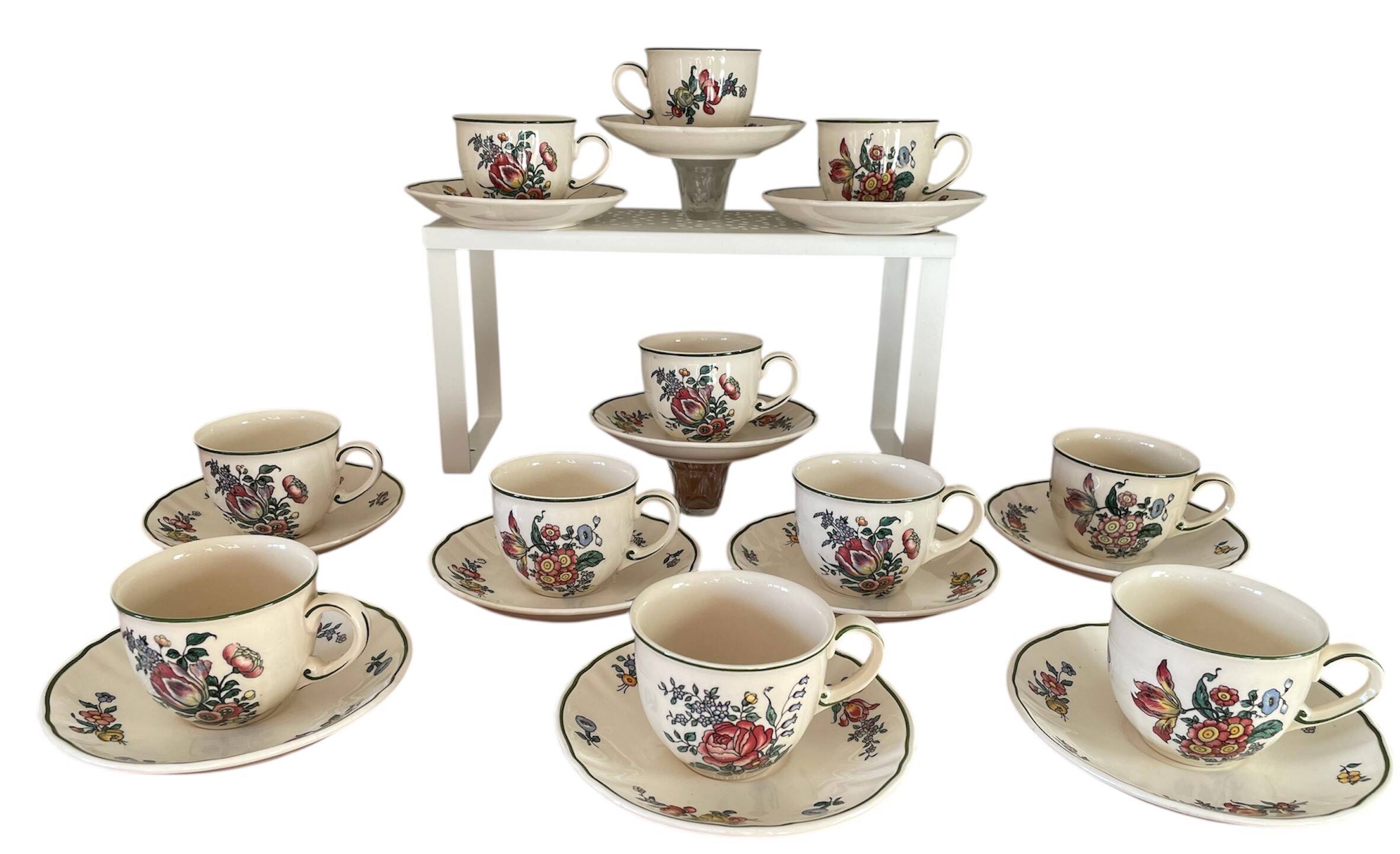Service de tasses à café anciennes  en faïence de Villeroy & Boch