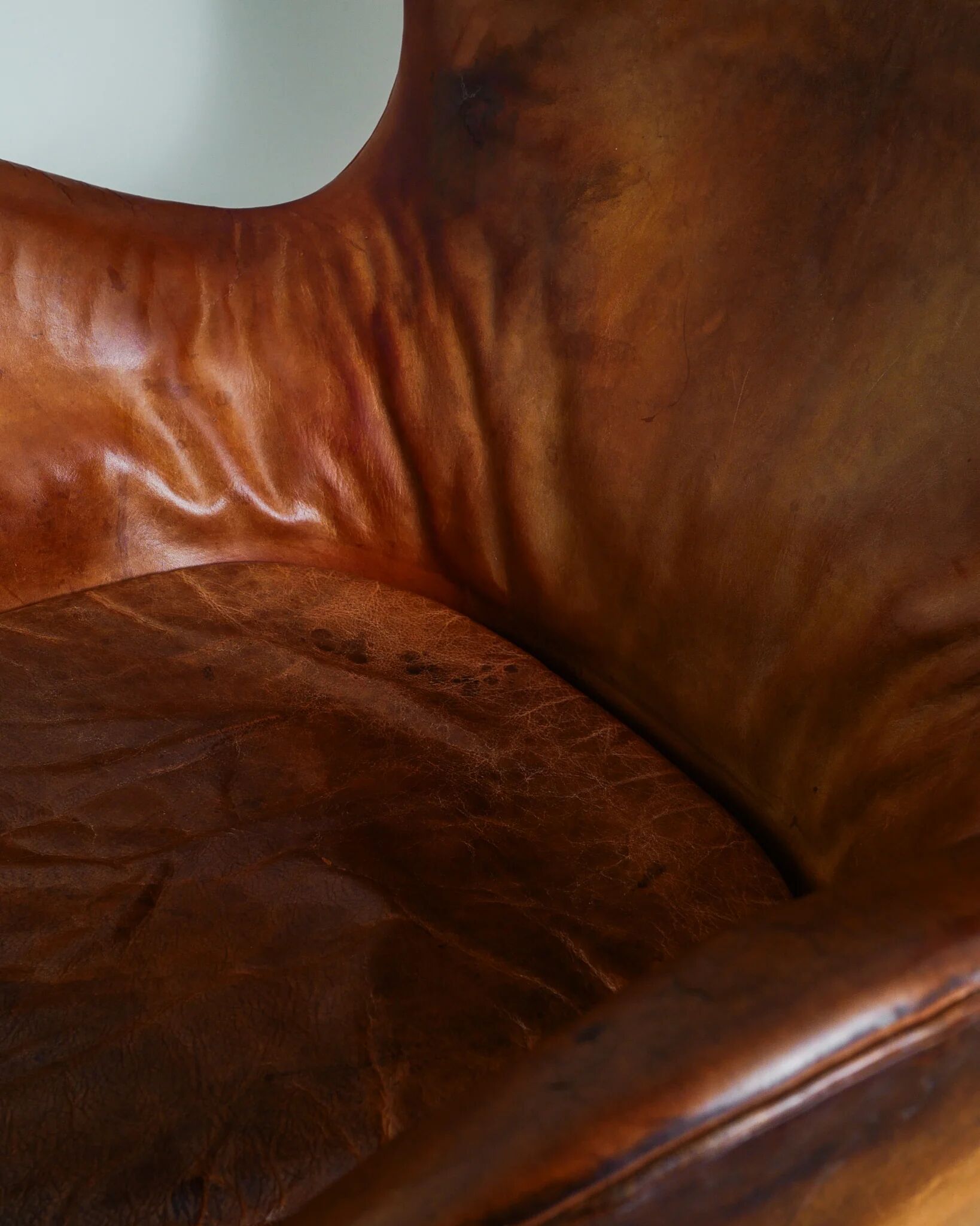 Early Danish "Egg Chair" in Brown Cognac Leather by Arne Jacobsen, 1960s