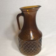 Pichet verre moulé marron forme géométrique carafe
