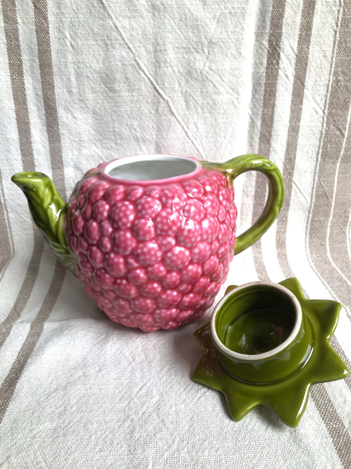 Raspberry slip teapot