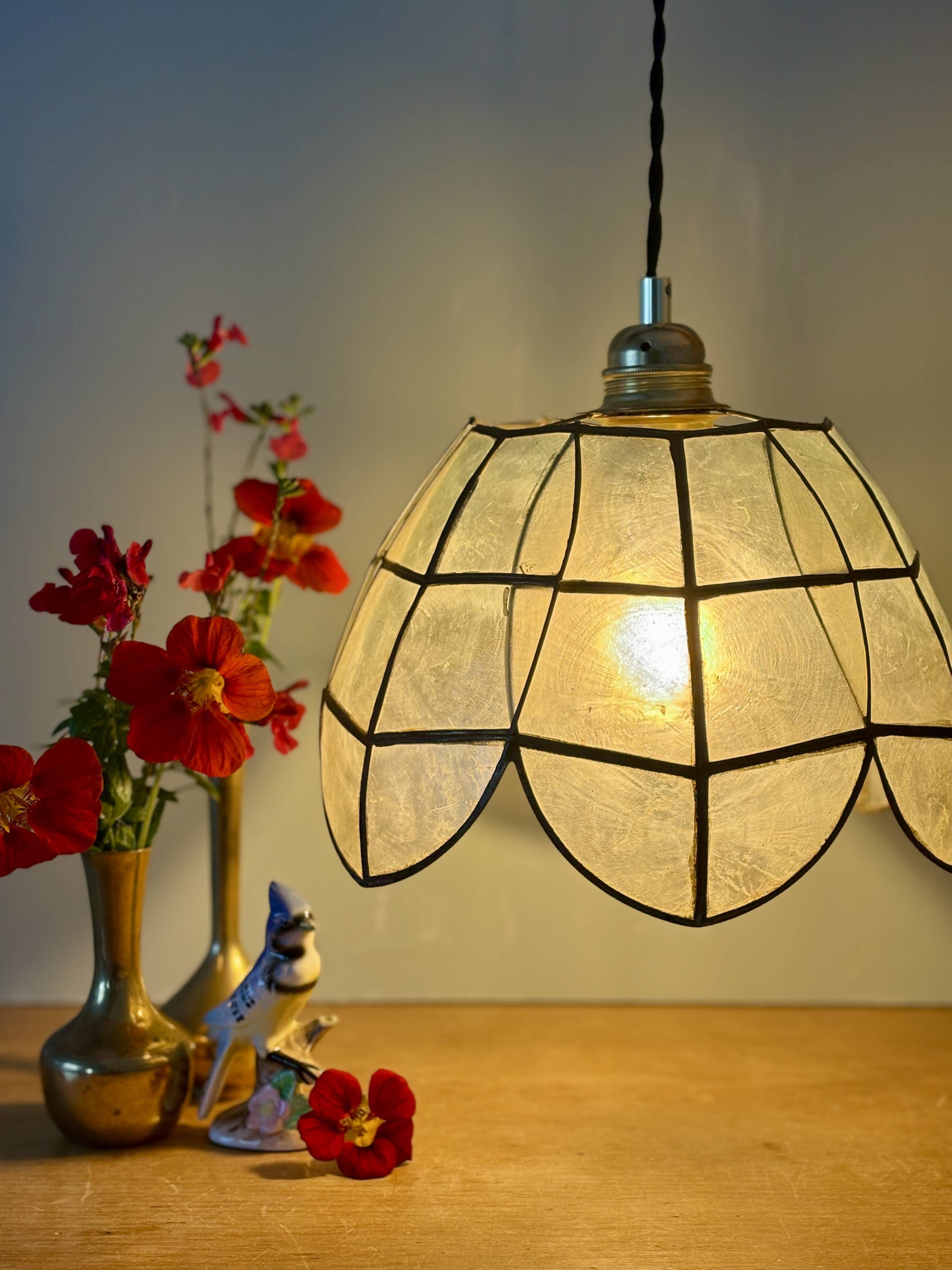 Suspension antique lampshade in blue mother-of-pearl and brass