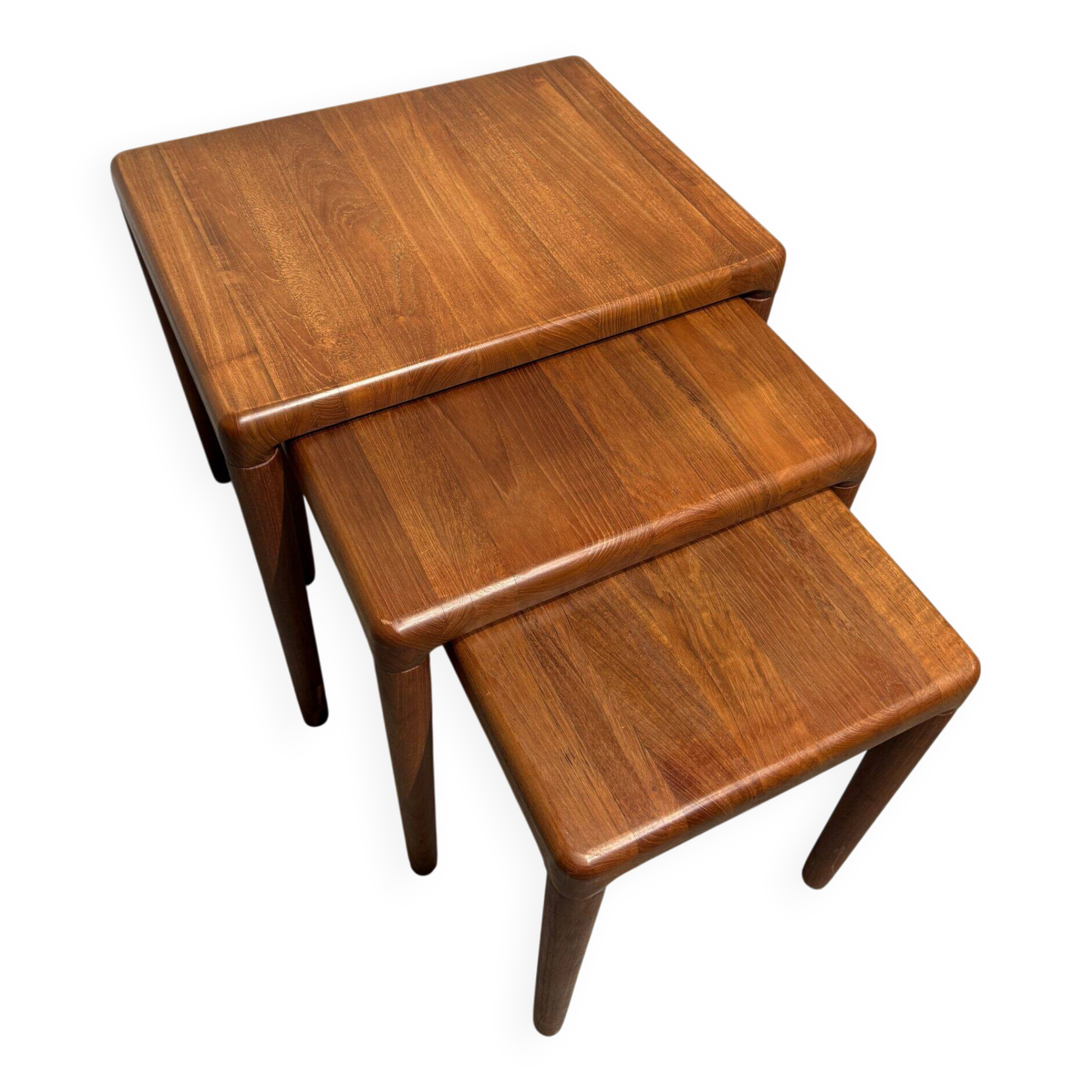 Tables gigognes en teck par Bramin