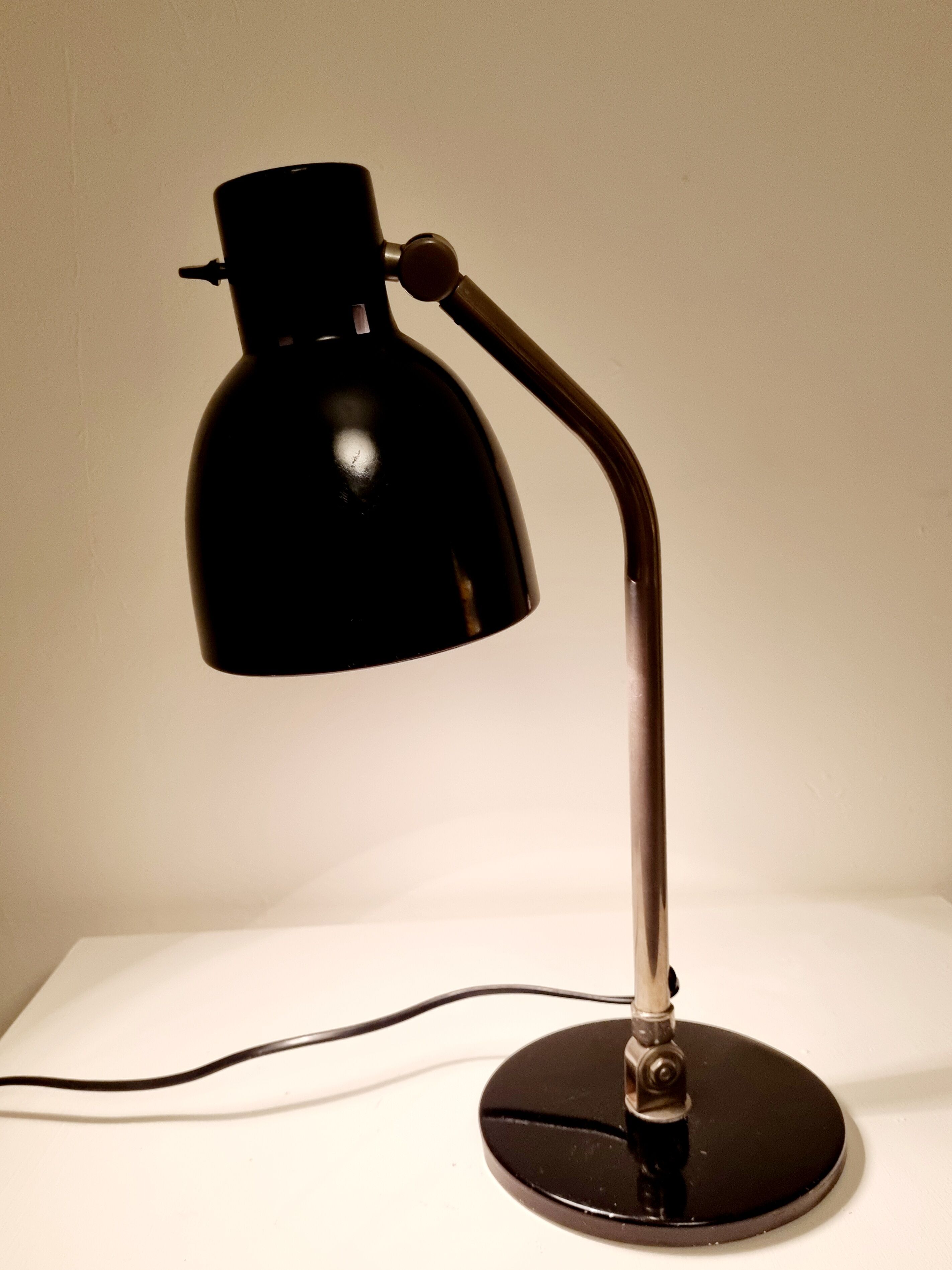 Hala Zeist industrial desk lamp 1950s, model 98 by H. BUSQUET