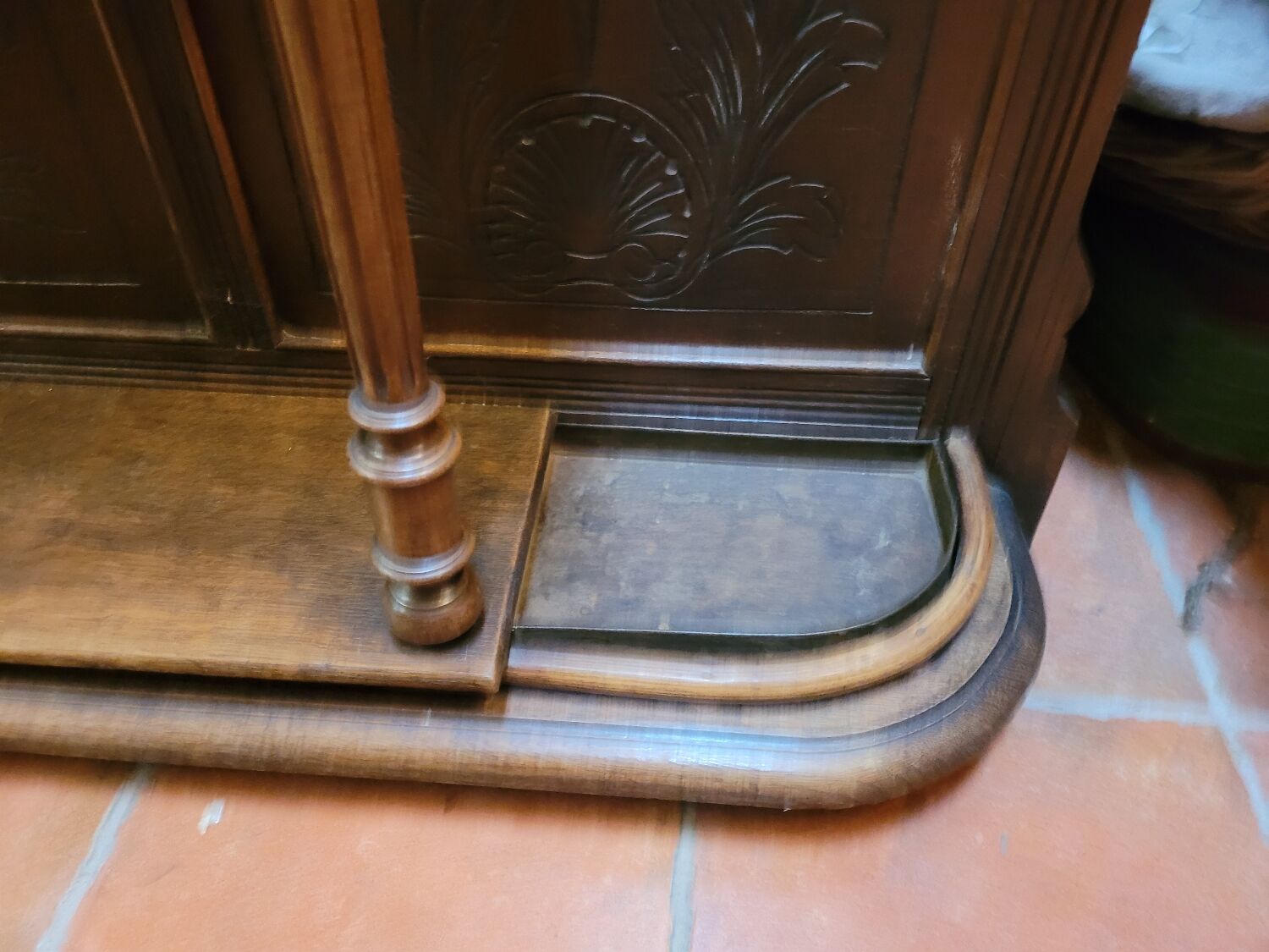 Old oak cloakroom or coat rack