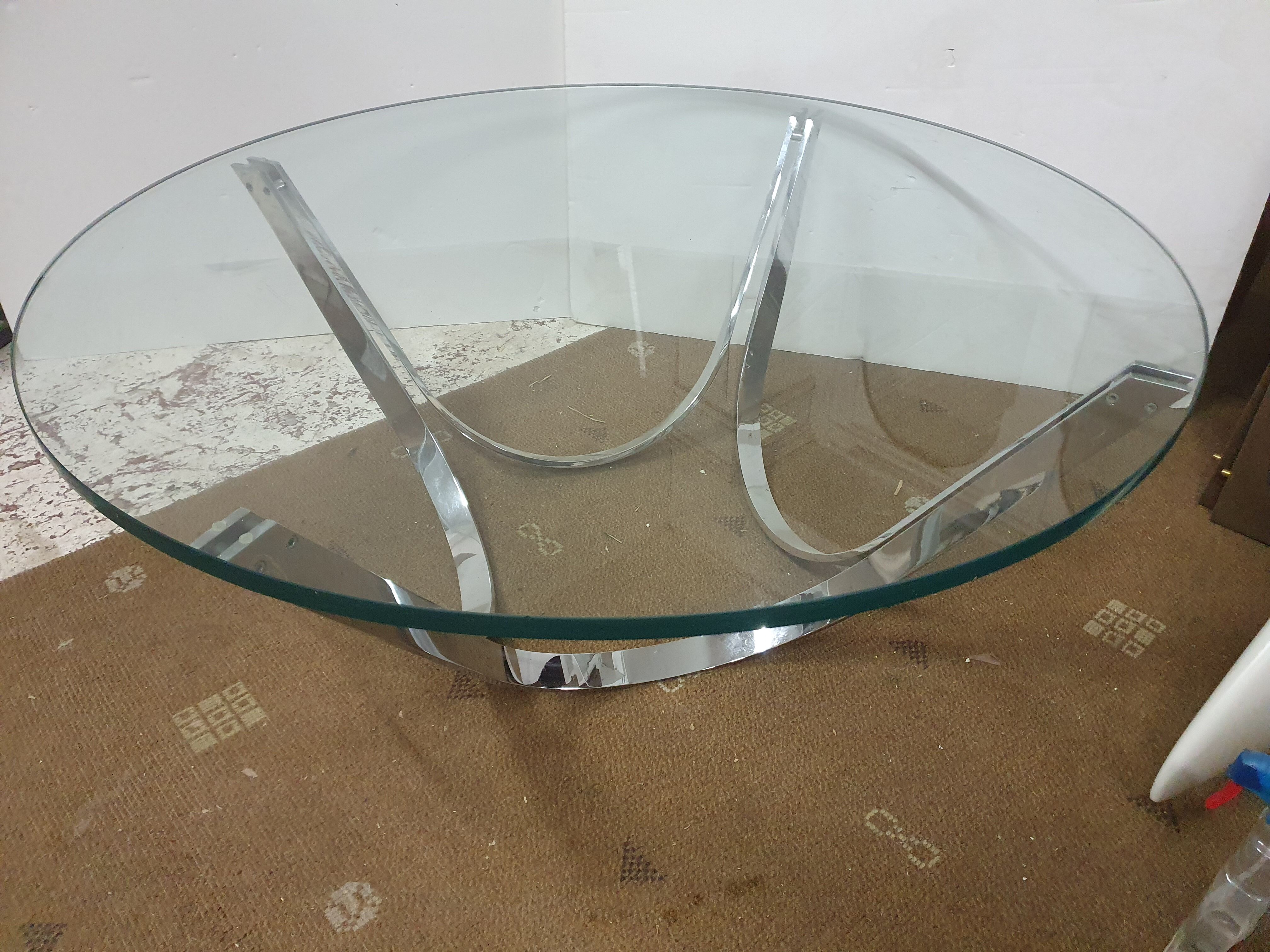 Space-age coffee table designed by Roger Sprunger for Dumbar, 1960s