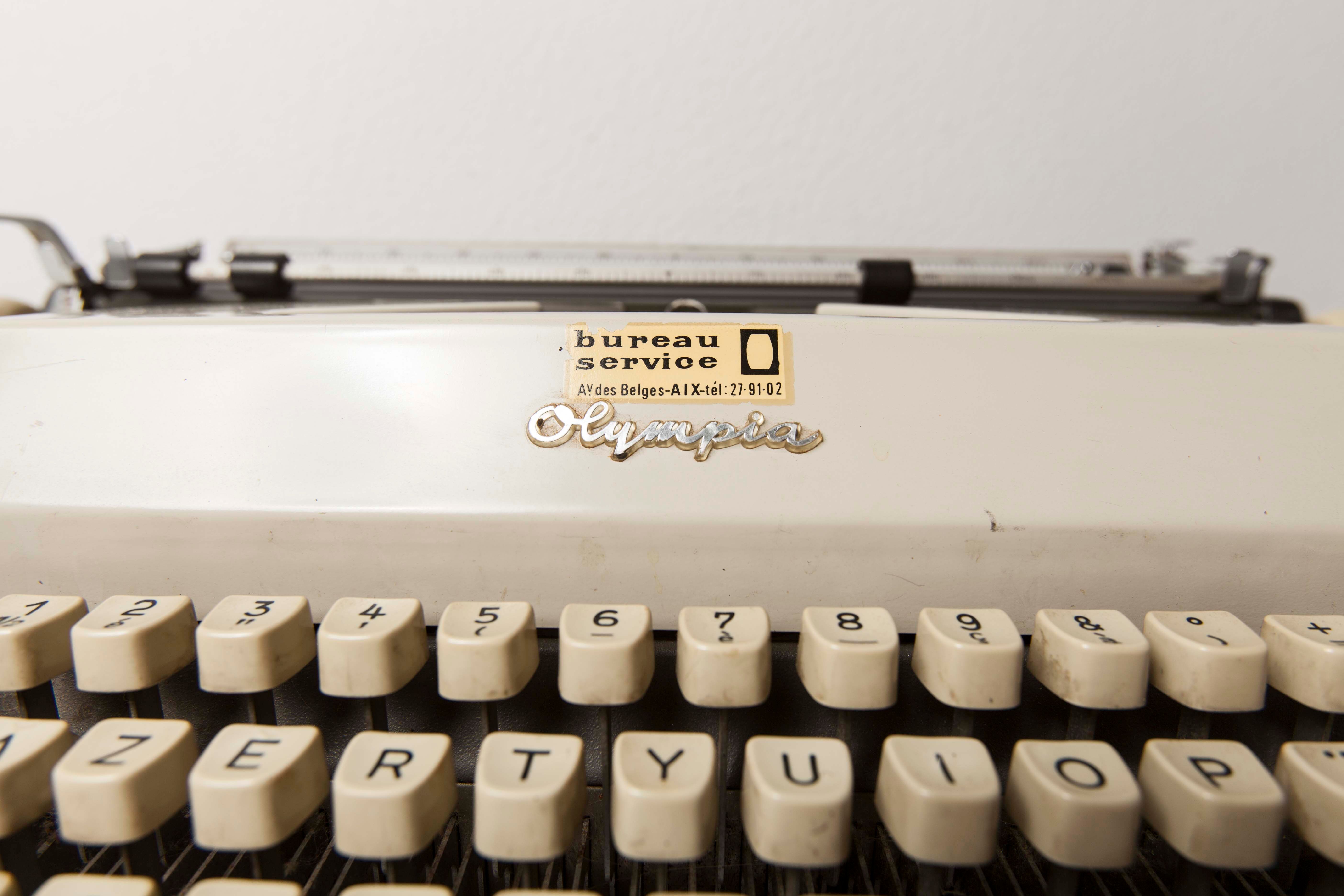 Typewriter Olympia, 70s