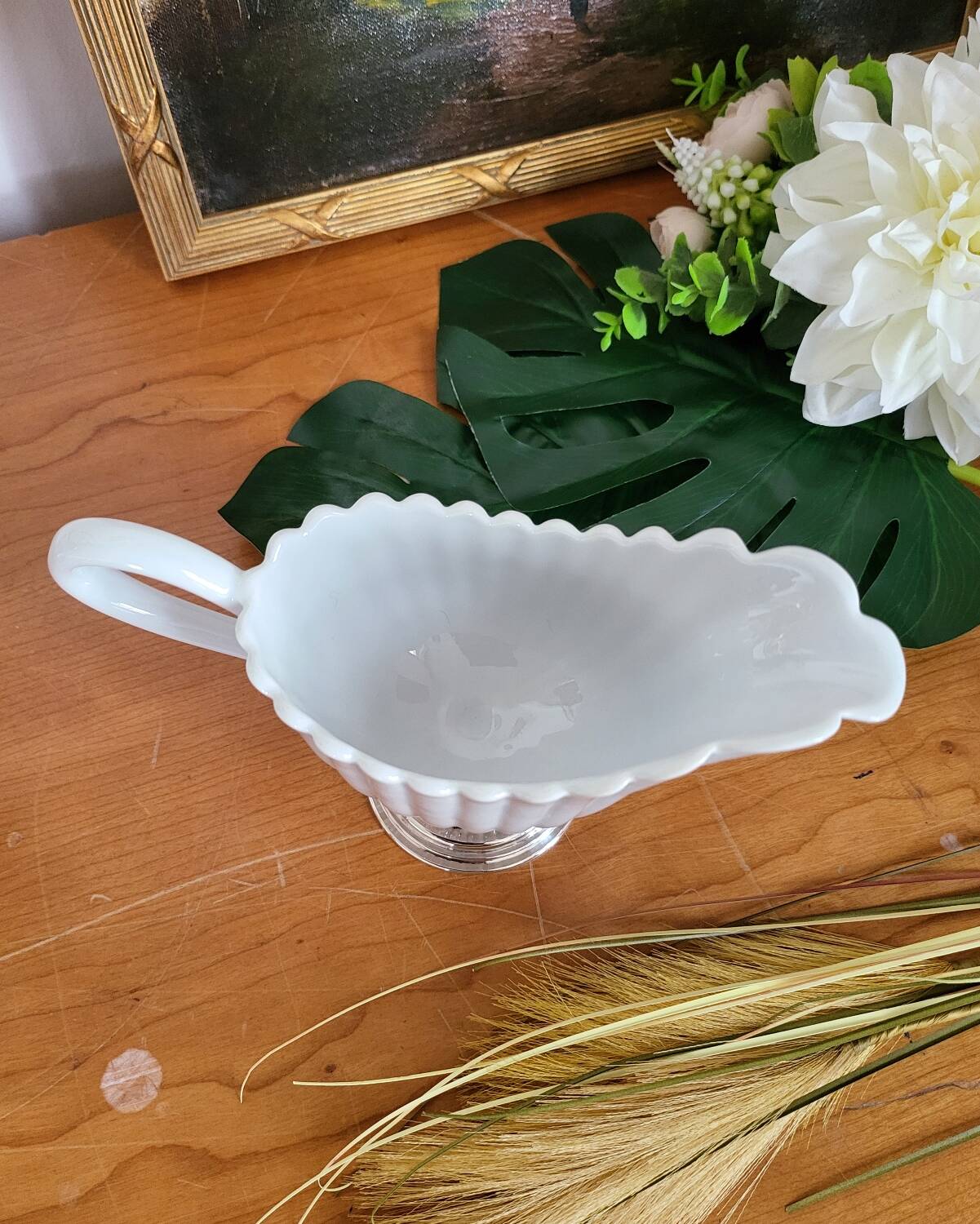 Porcelain and silver-plated gravy boat