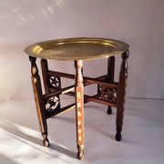 Table basse en bois nacre et plateau en laiton, travail Syrien