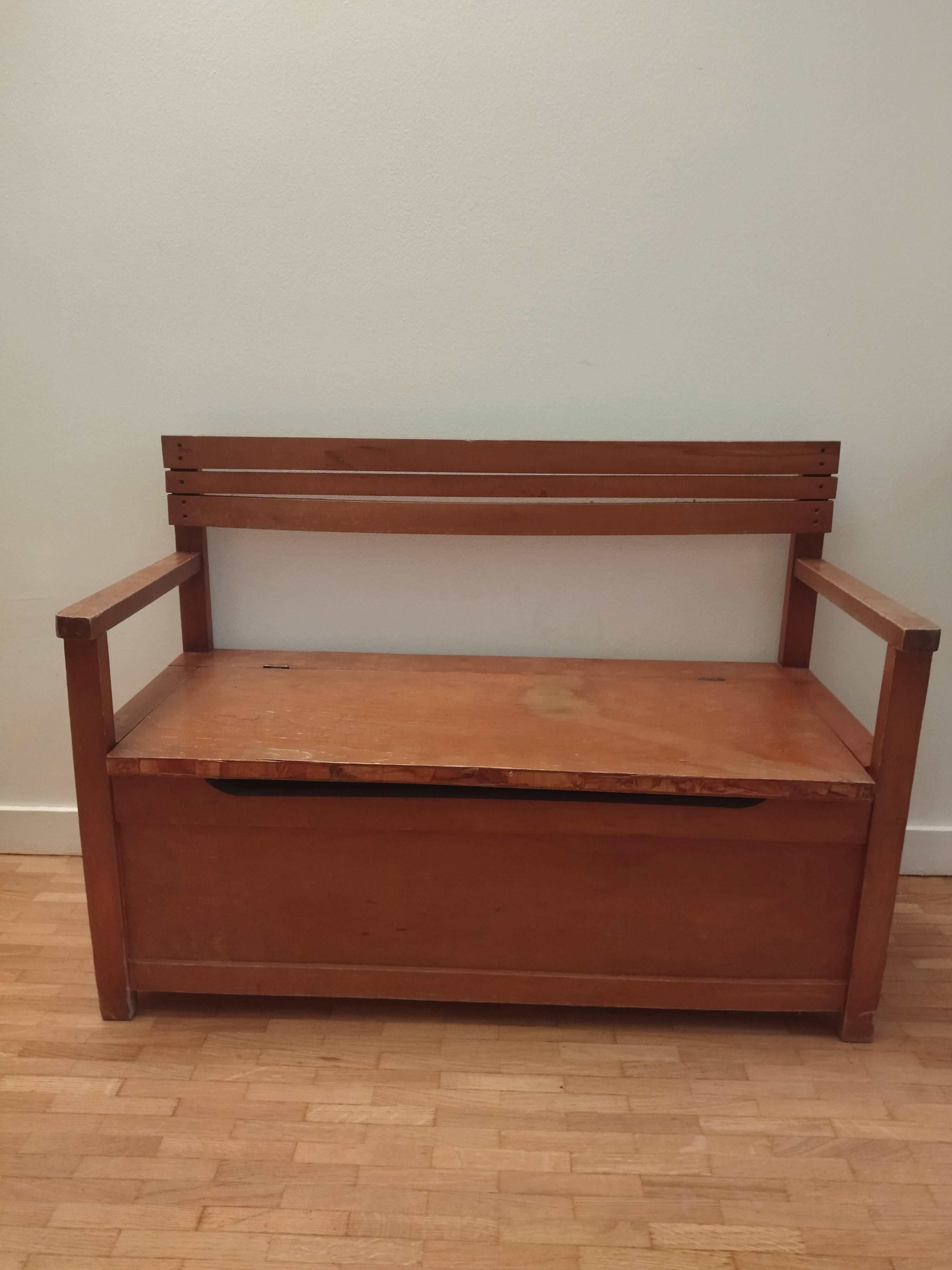 Vintage chest bench with backrest and armrests