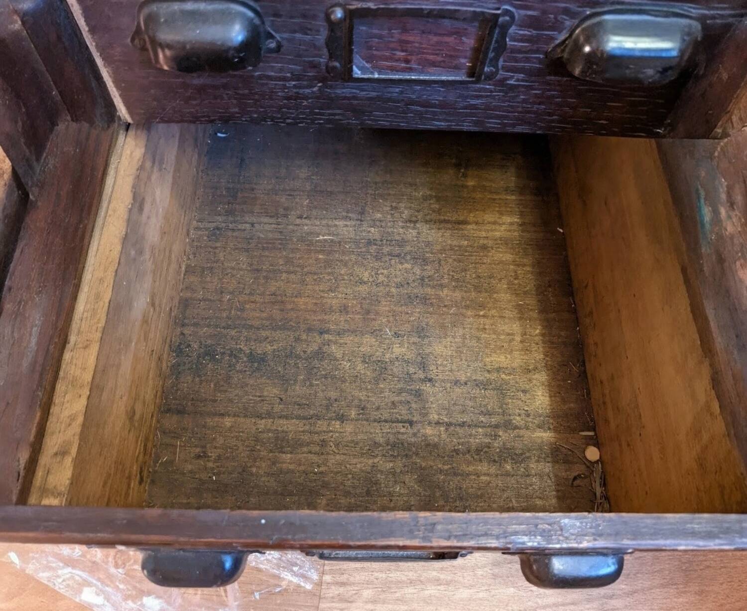 Meuble apothicaire vintage – Petit meuble à tiroirs en bois – Style in