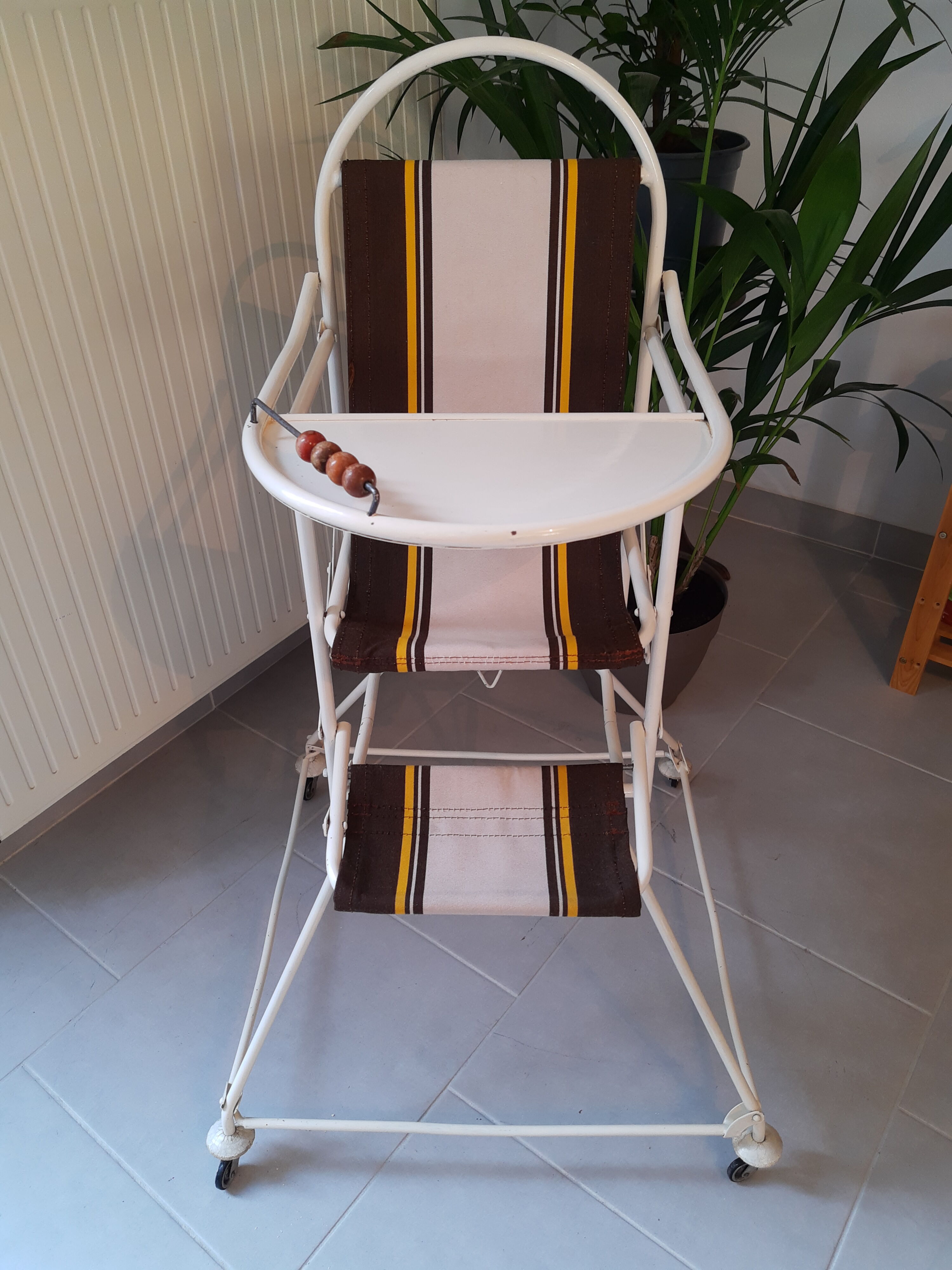 Vintage high-top folding child chair