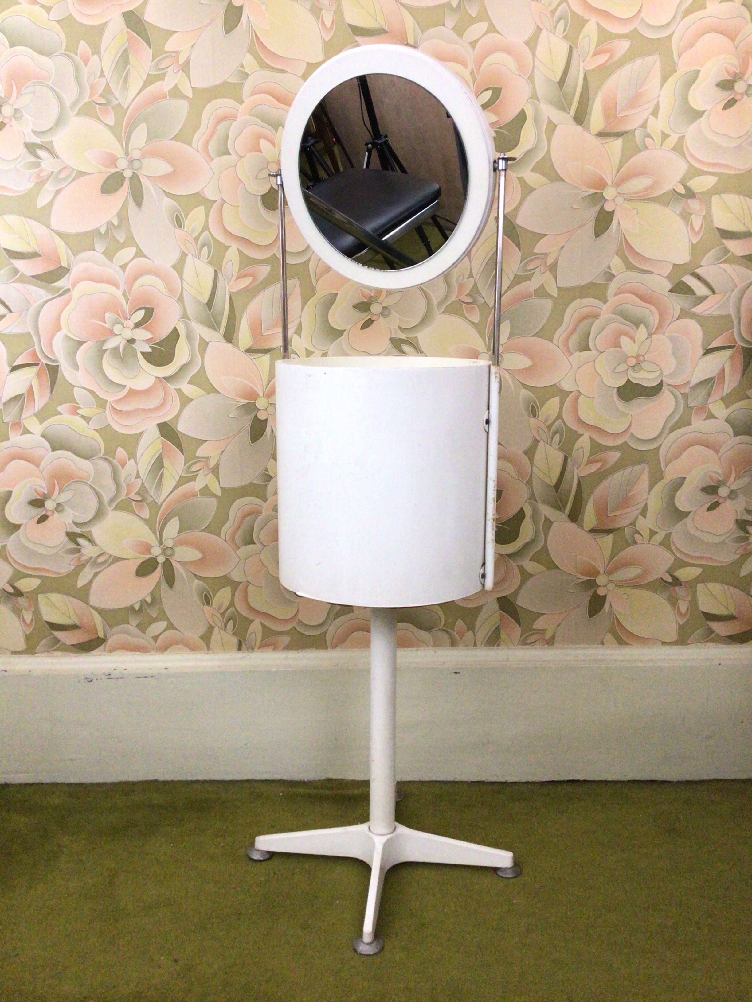 Hairdresser 1950 wood and metal