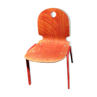 Round back maternal chair