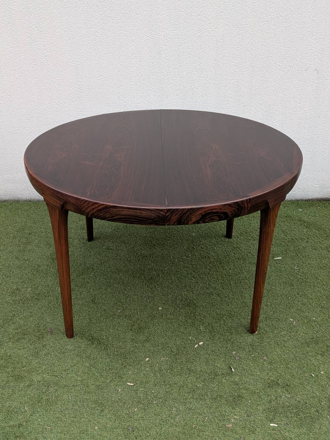 Extendable dining table in rosewood – Ib Kofod-Larsen – Denmark,