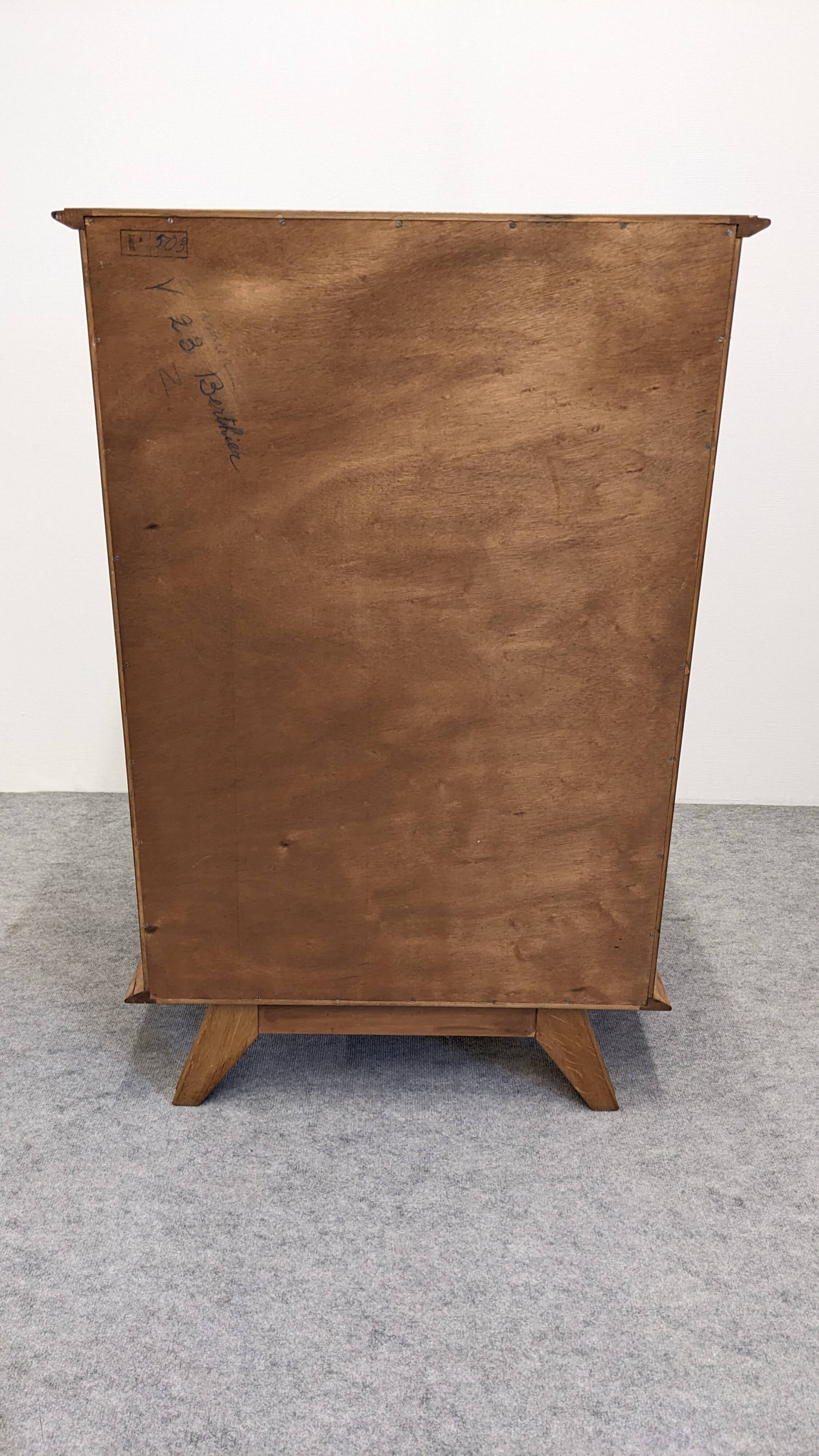 Commode, chiffonnier 5 tiroirs en chêne blond, France vers 1950
