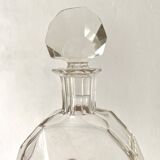 Stylized shell-shaped carafe