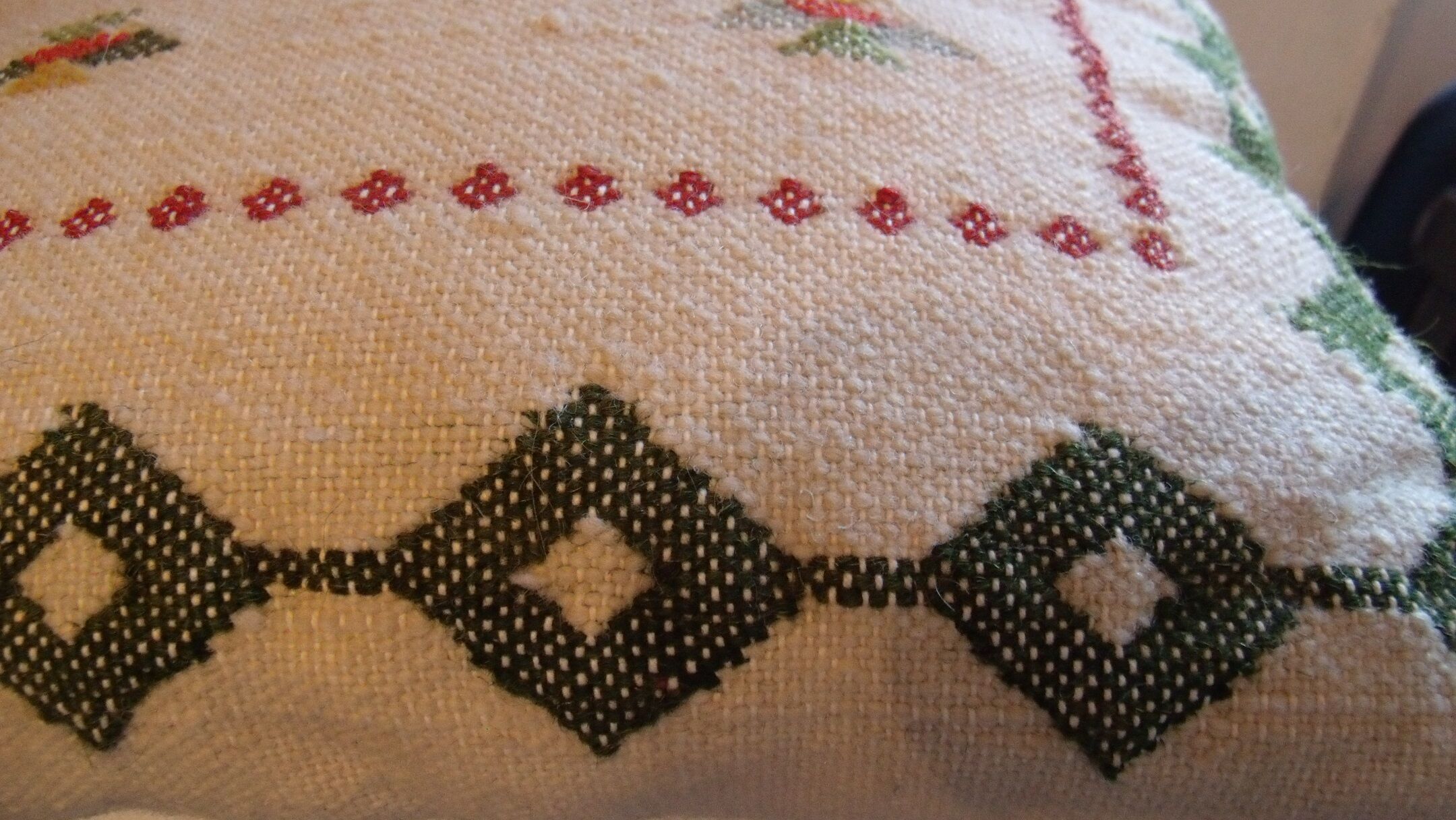 Lot of 2 ethnic wool cushions