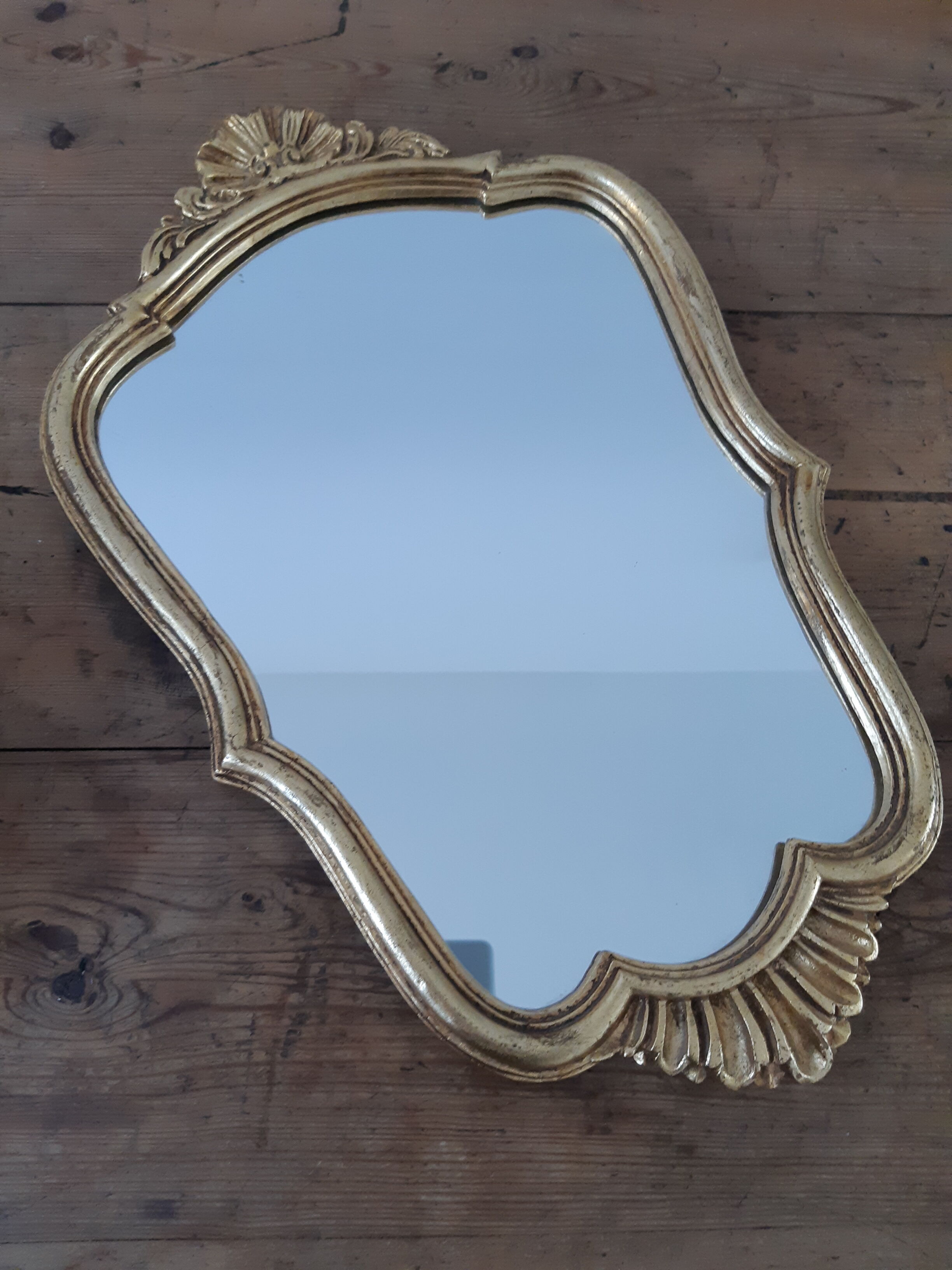 Golden mirror 31x50cm
