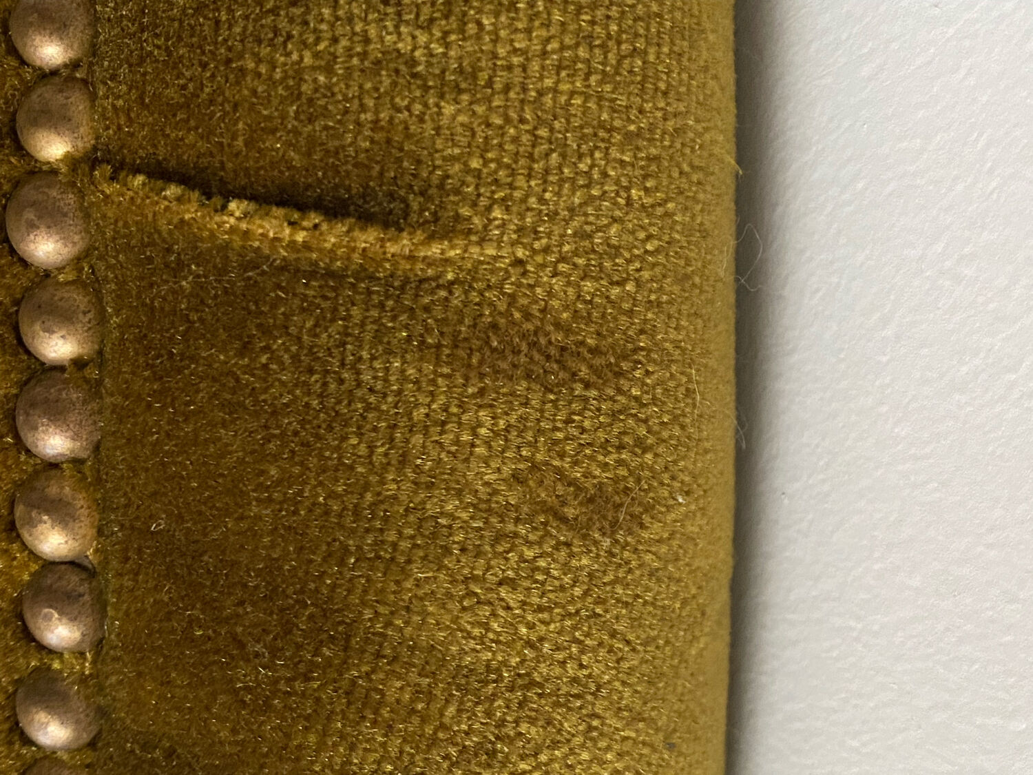 Green velvet toad armchair