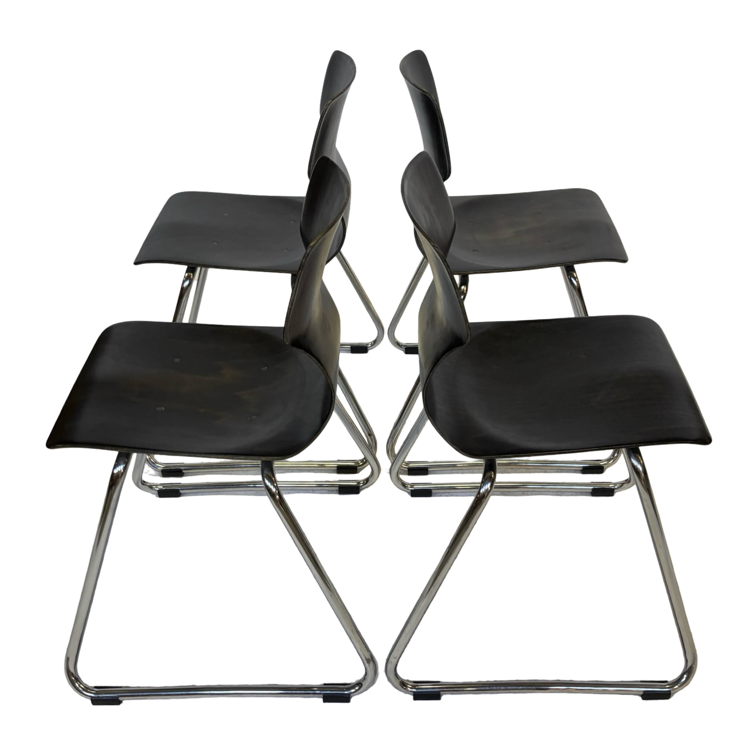 Lot de 4 chaises Elmar Flötotto design années 70