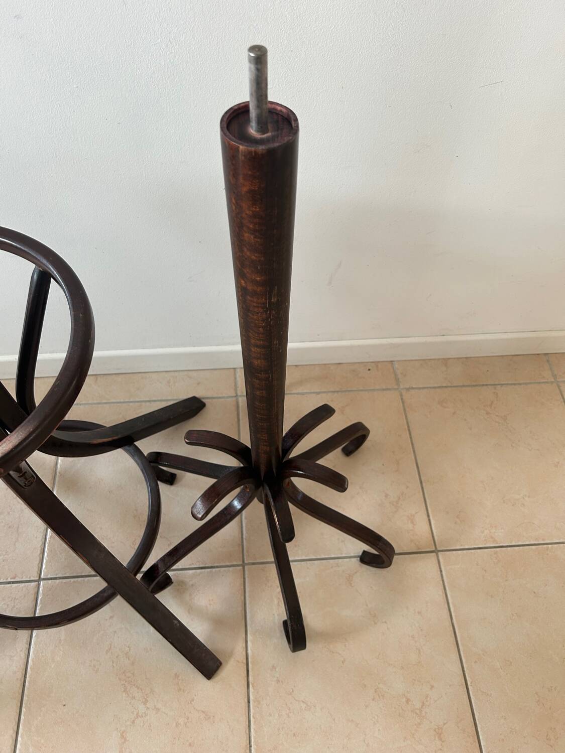 Baumann style 1960 swivel parrot coat rack in bent wood
