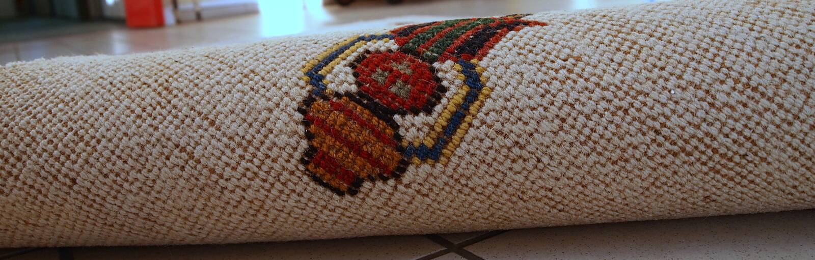 Tapis vintage fait main Gabbeh du Moyen-Orient 140cm x 215cm (1960s)