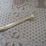 Silver-plated crow's feet claw