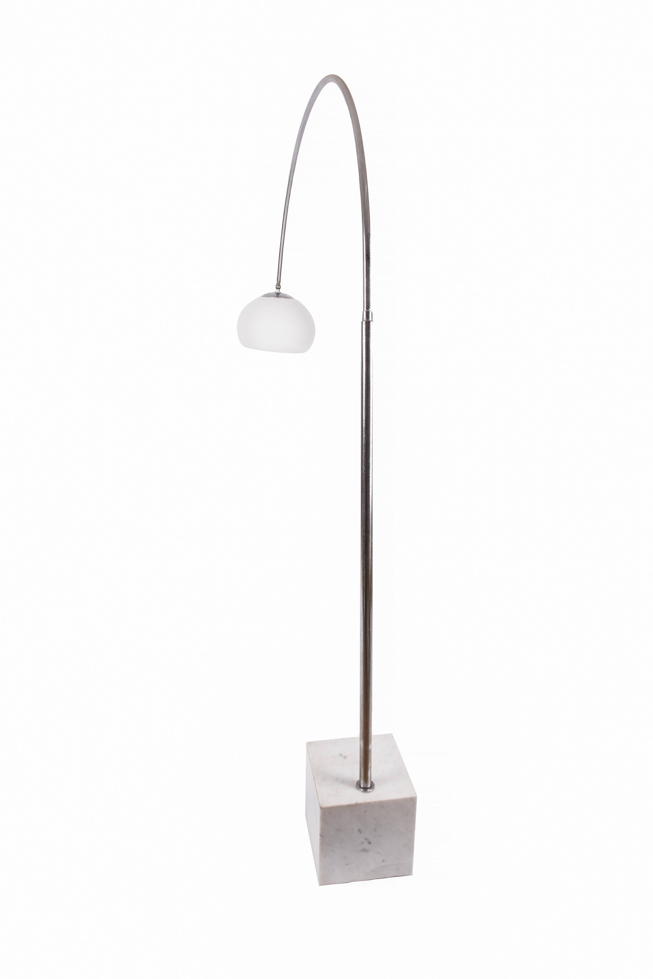 Adjustable vintage lamppost