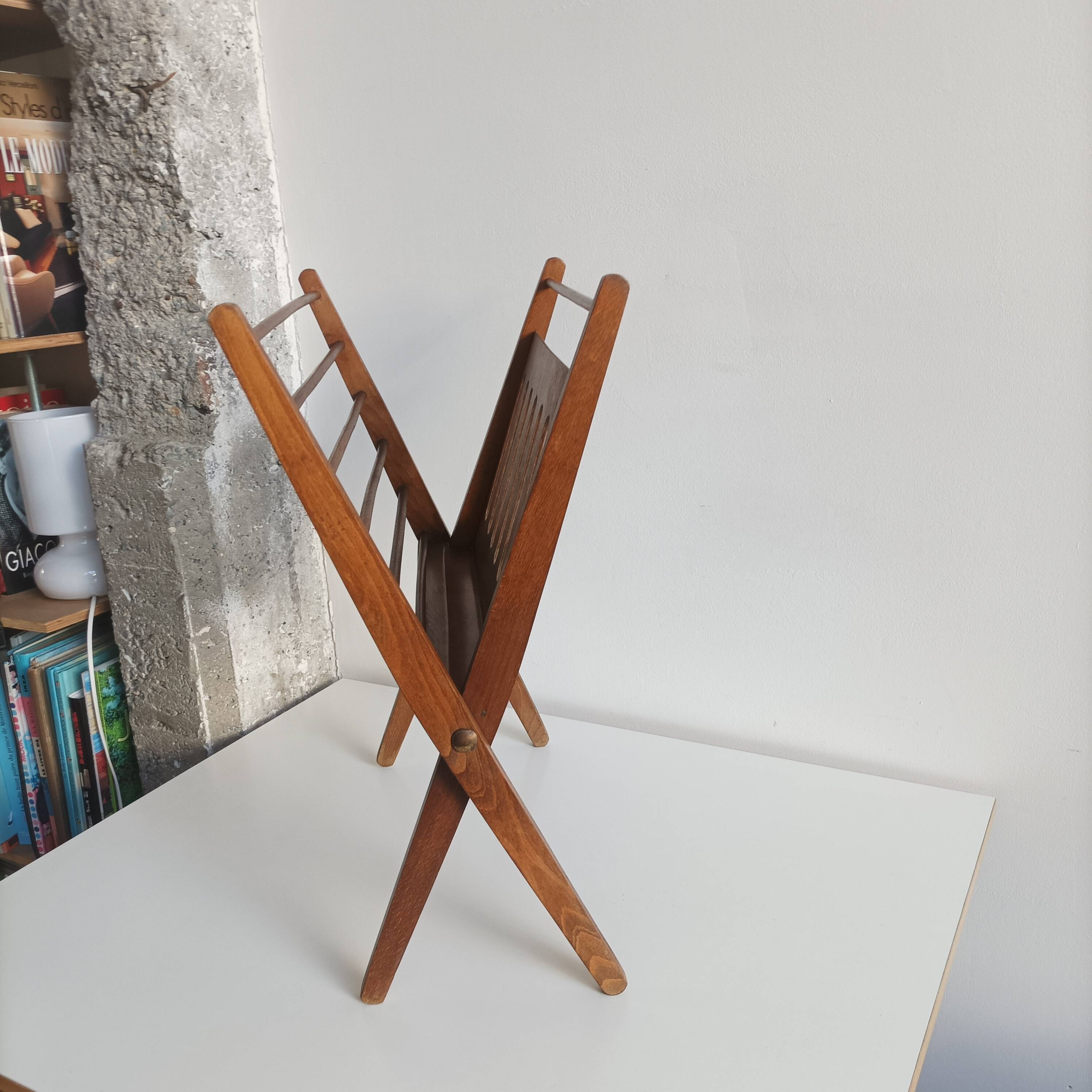 Cees Braakman folding magazine rack, Pastoe
