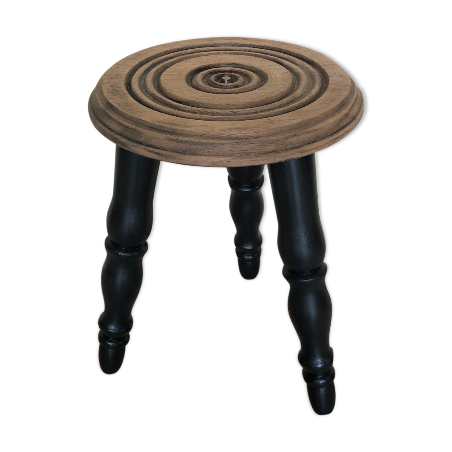 Tripod wooden stool