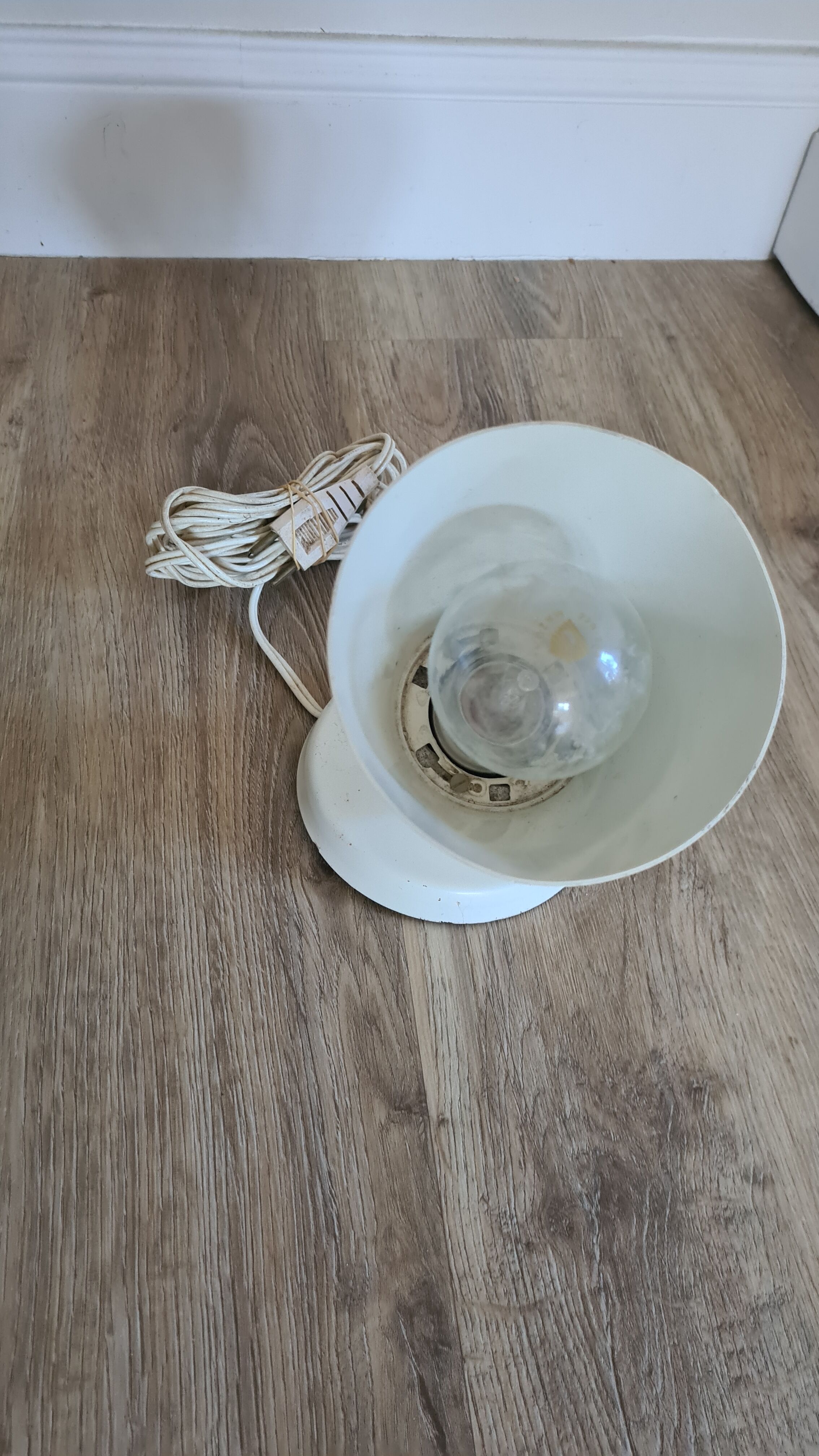 Old white metal lamp 70s works