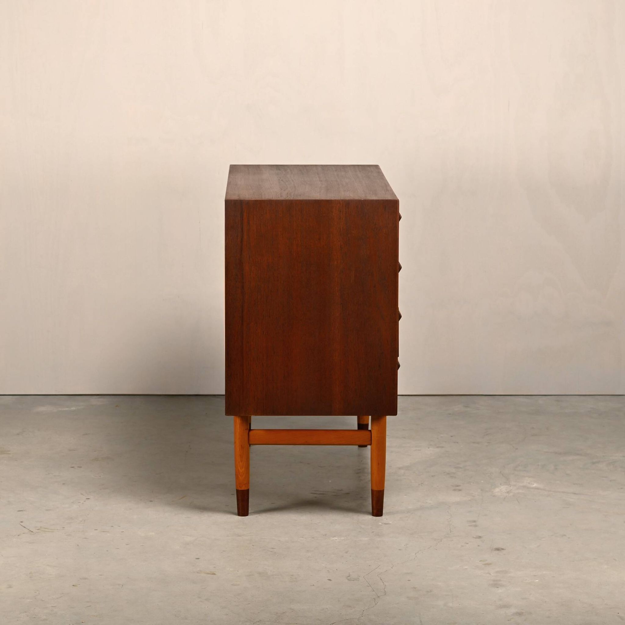 Commode en teck et hêtre de Børge Mogensen, Søborg Møbler