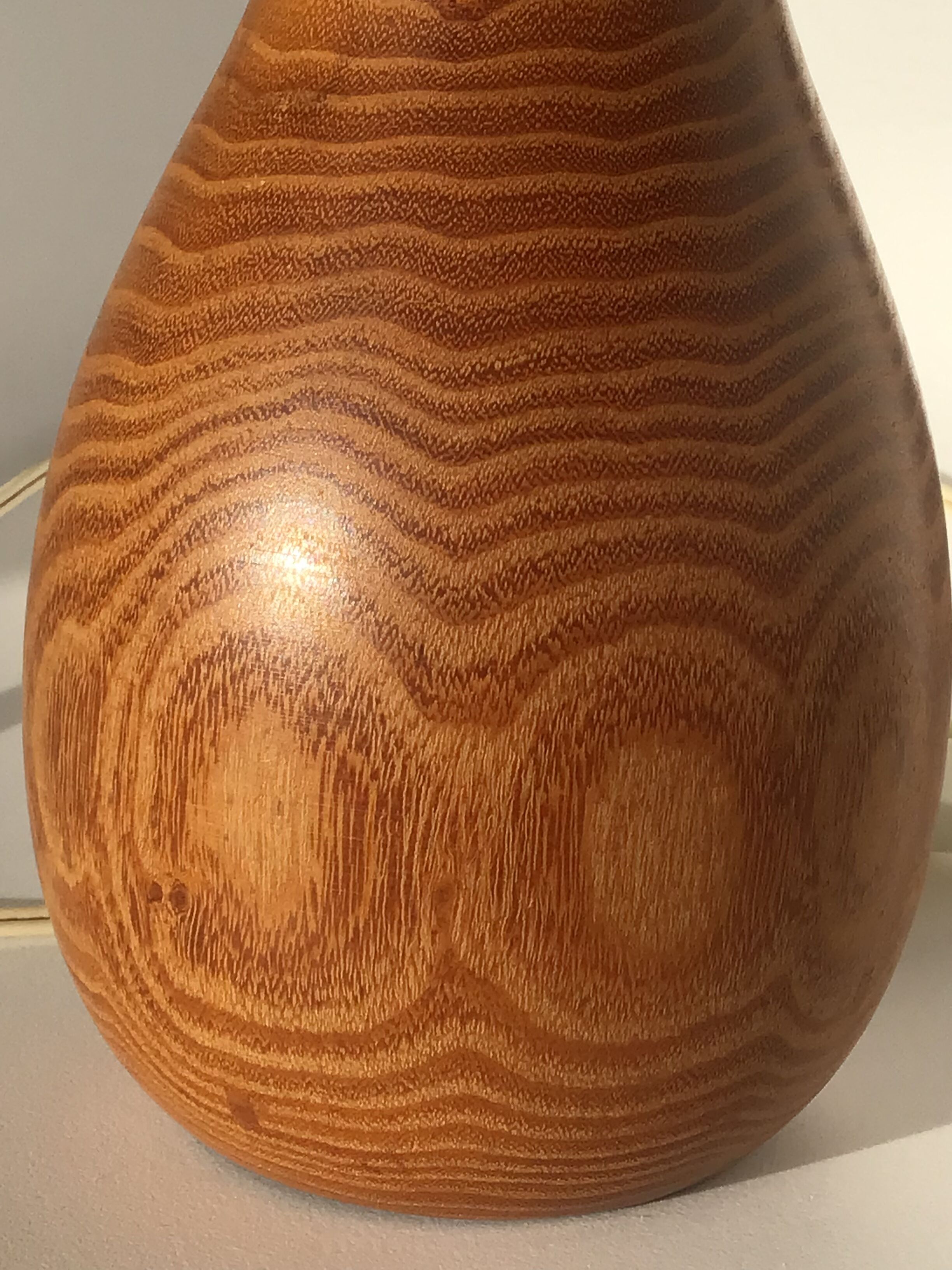 Pied de lampe bois massif creusé 70’s