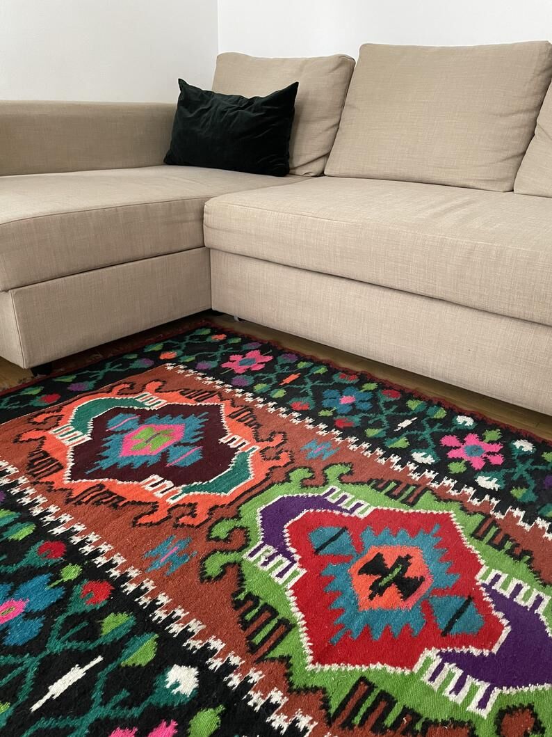 Moldavian runner rug with stylized flowers and geometric design
