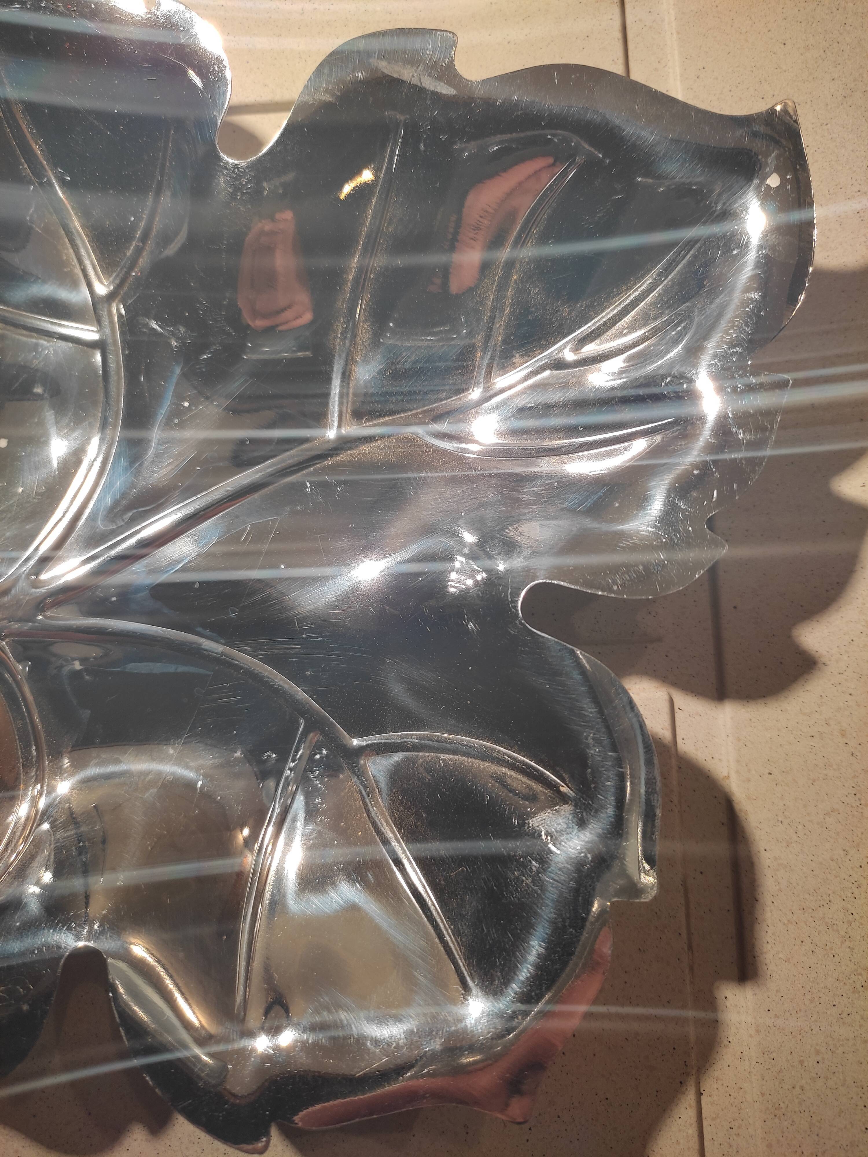 Aperitif dish leaf shape