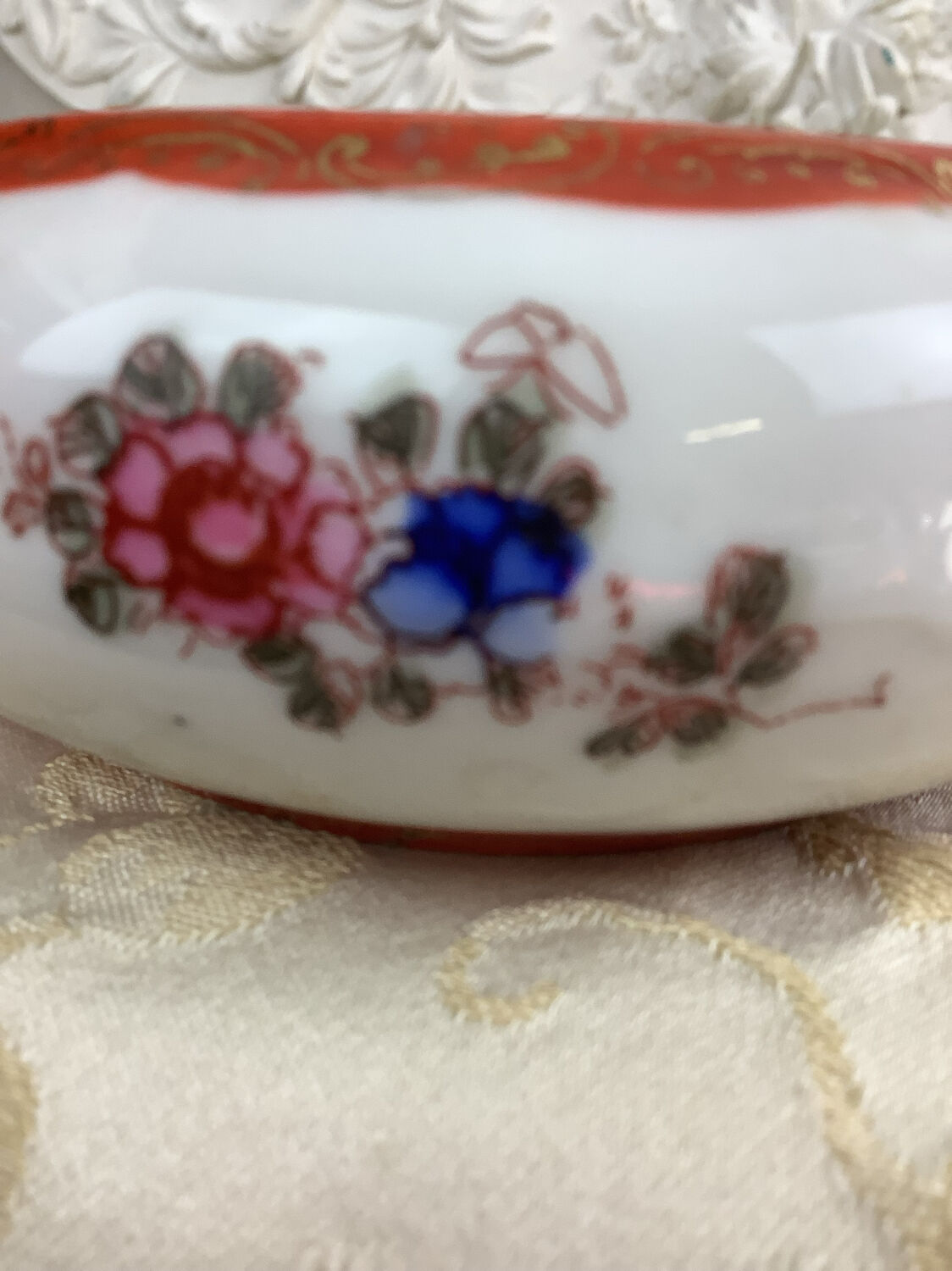 Antique Japanese porcelain bonbonnière
