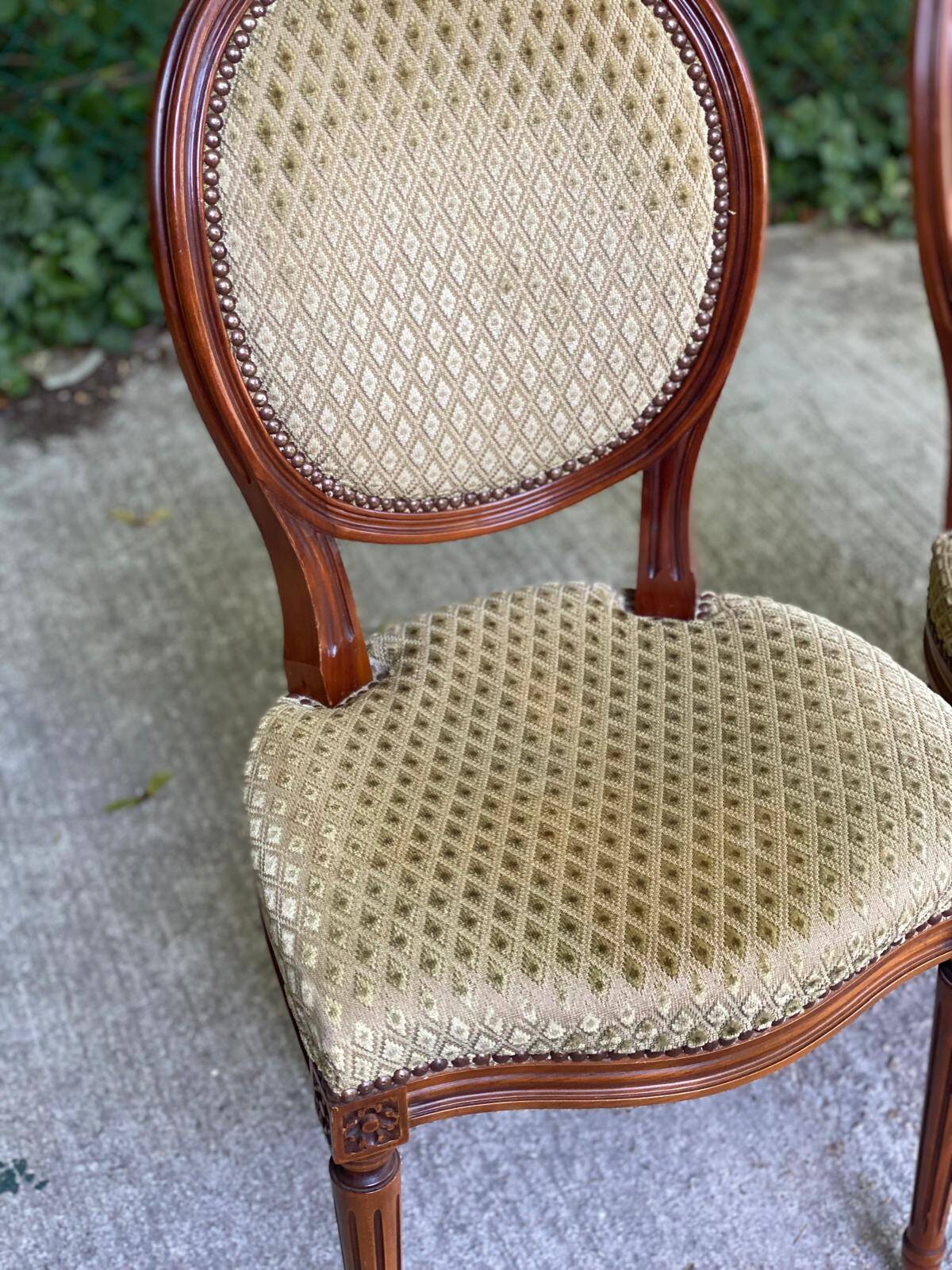 4 chaises Louis XVI médaillon bois massif et velours doré