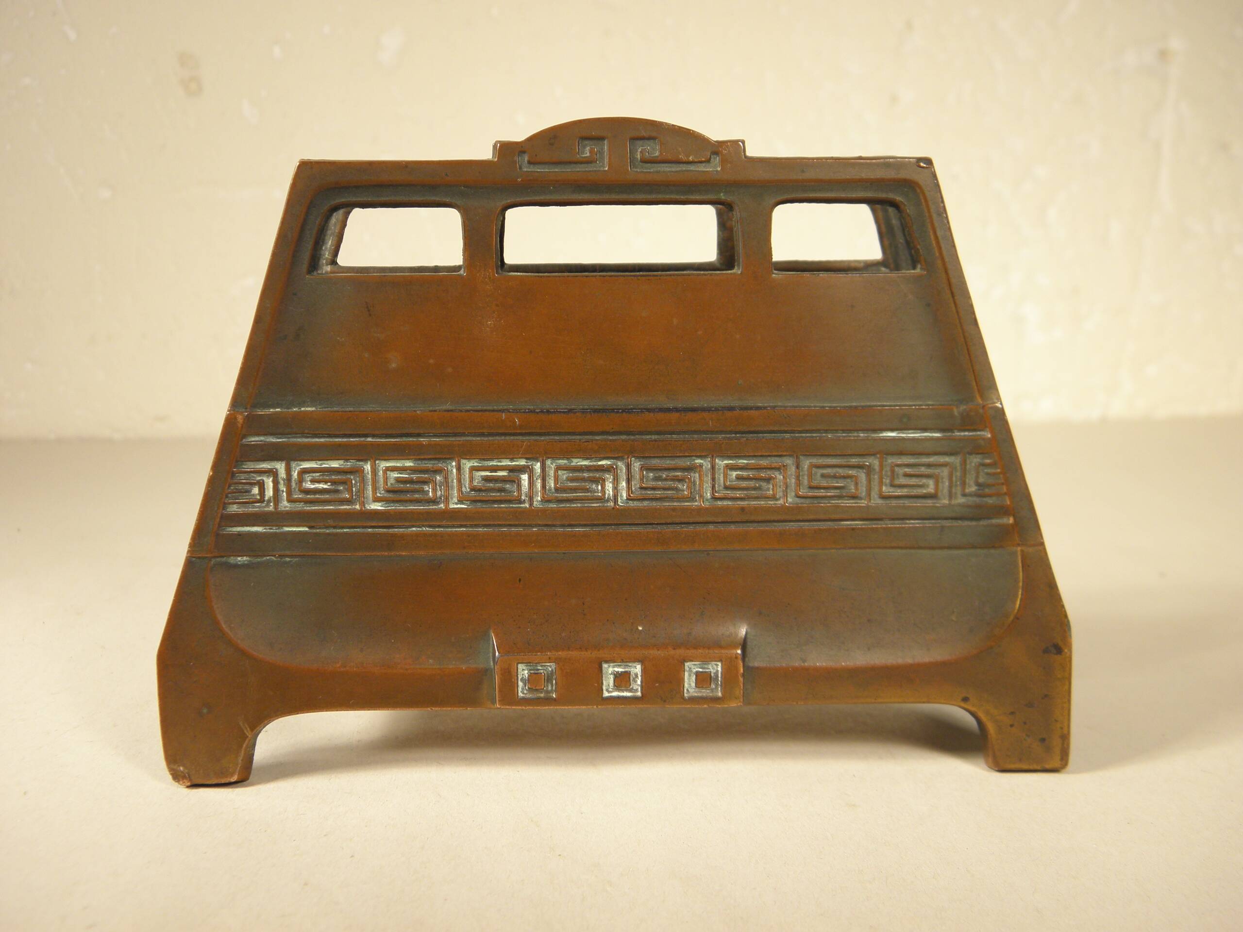 Arts and crafts letter holder