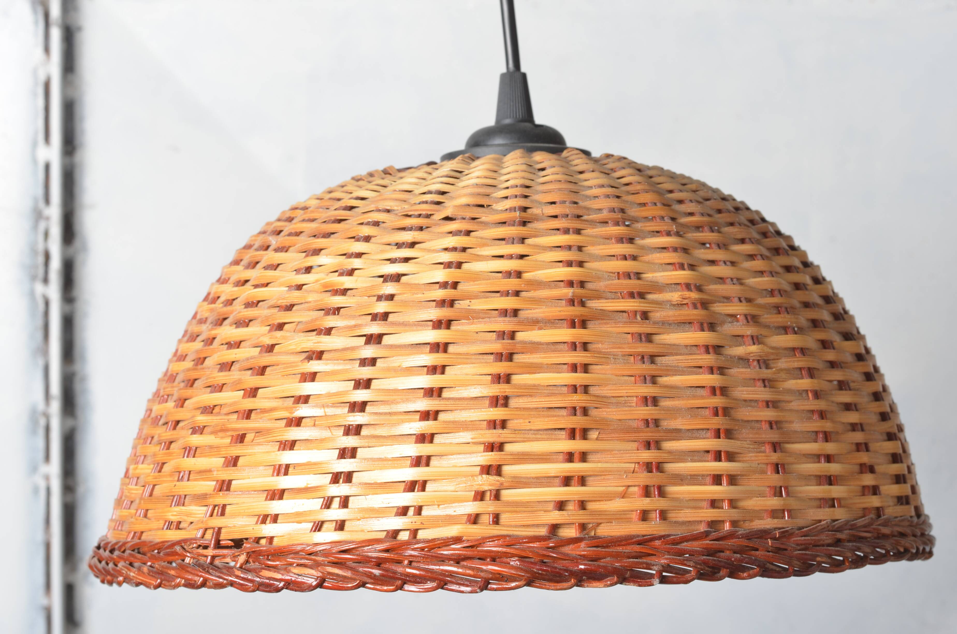 Woven rattan pendant light