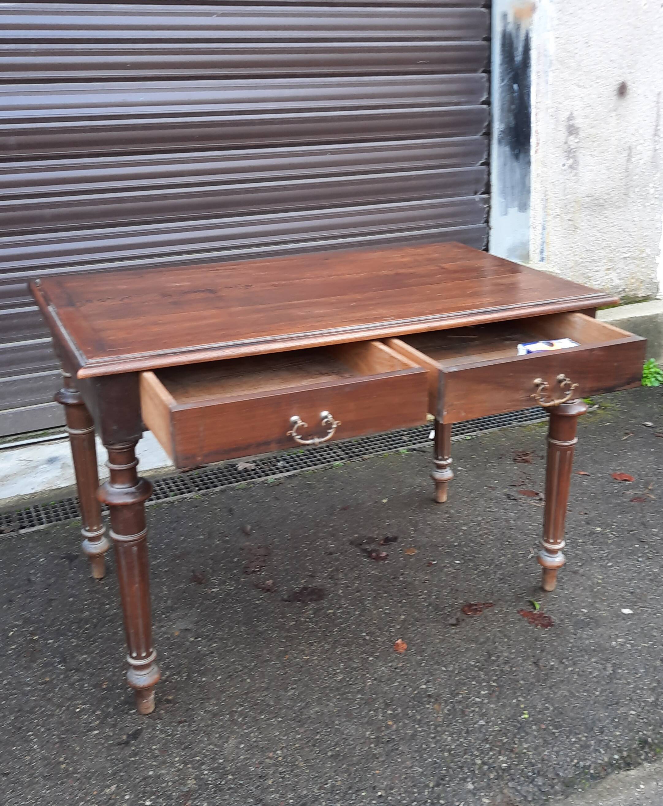 Solid walnut flat desk