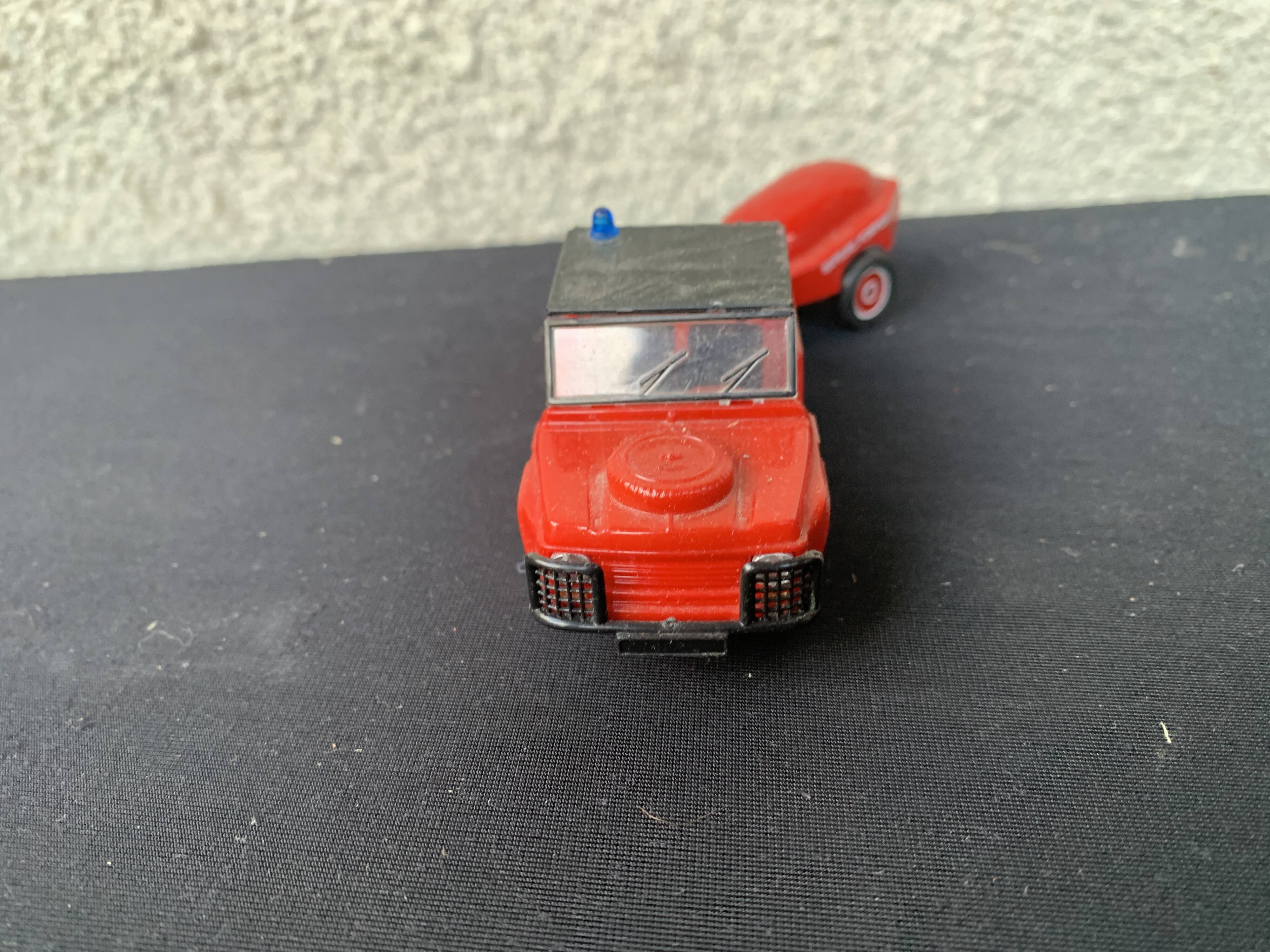 Citroën Mehari firefighters with solido trailer