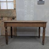 Farm table