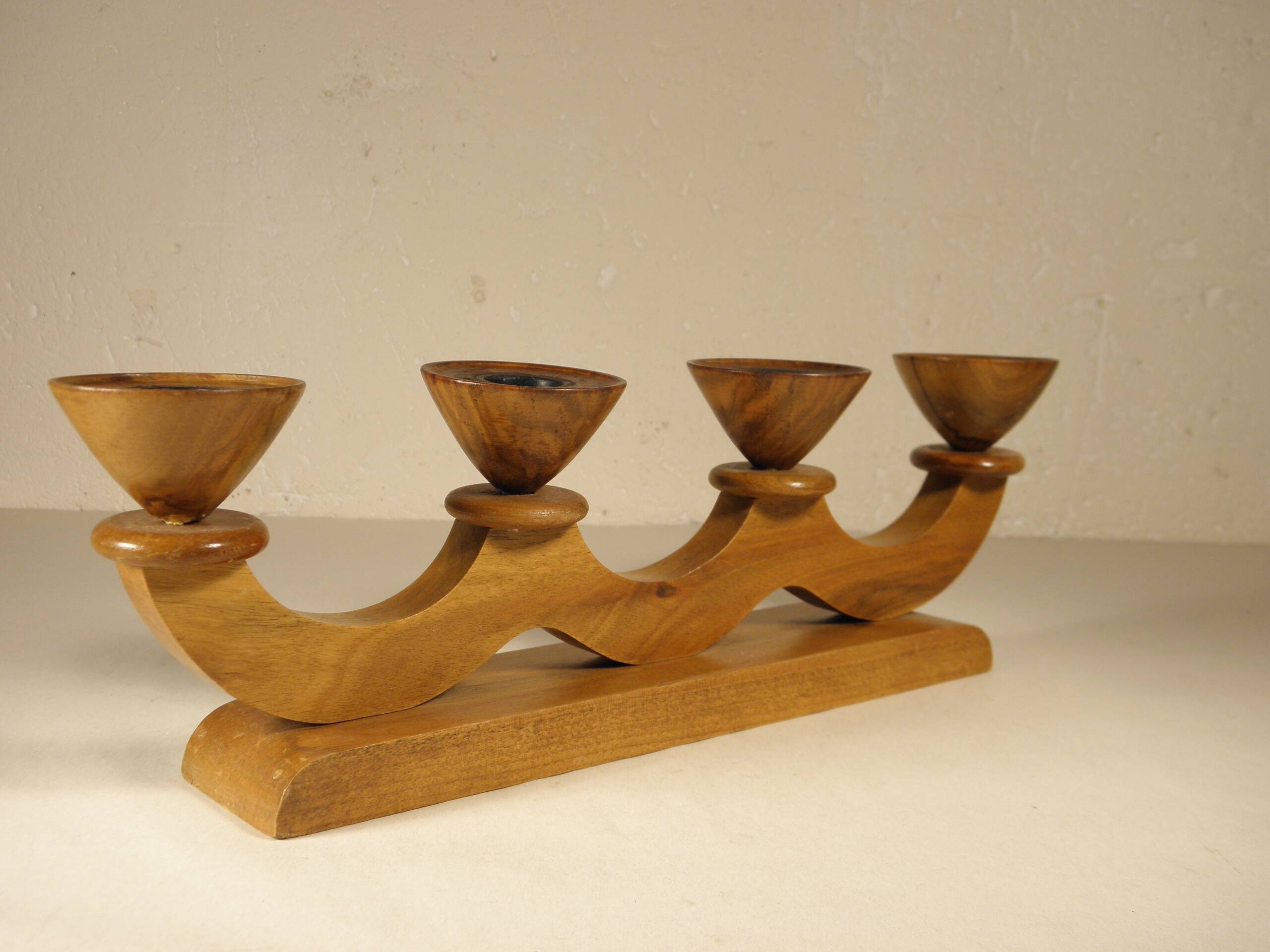 Chandelier en bois, artisanat vintage