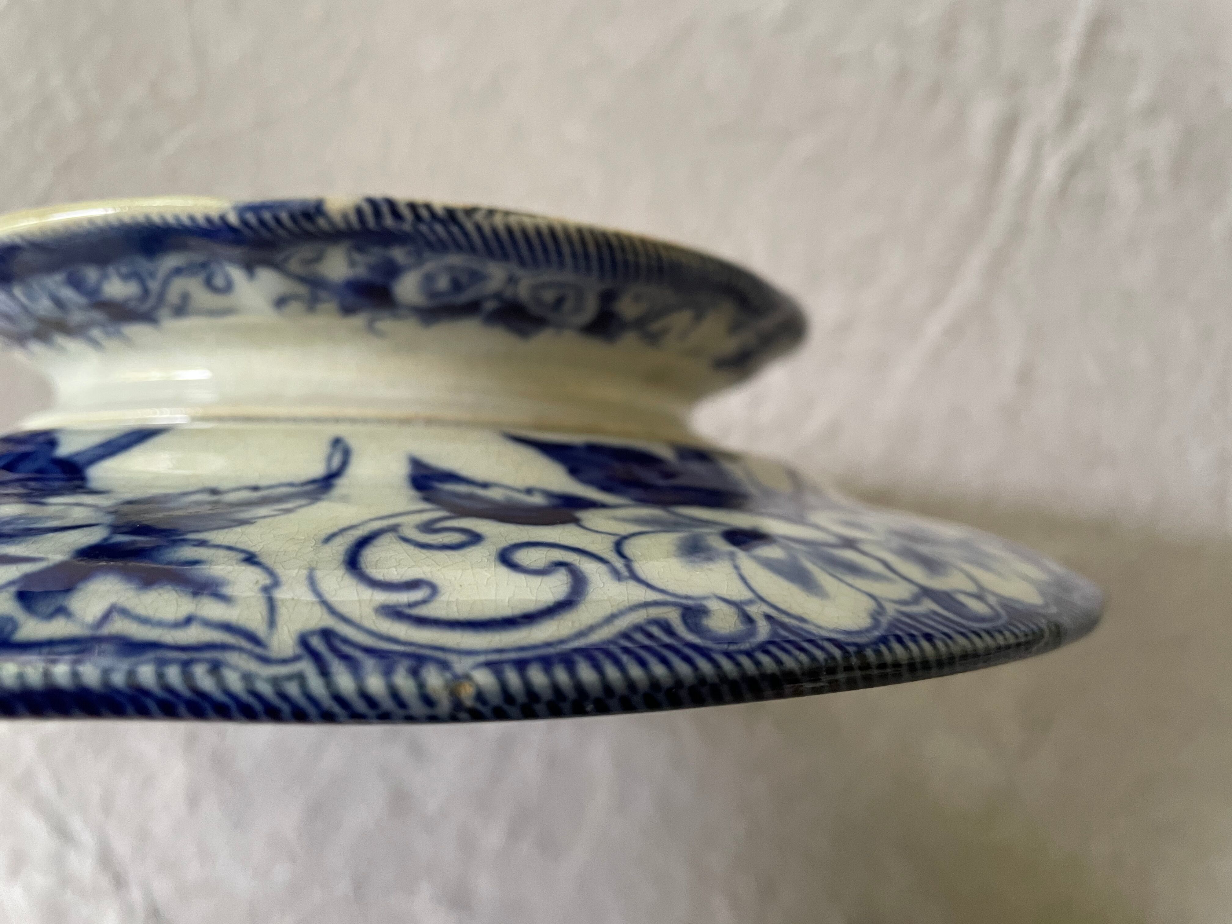 Plate with peedouche Creil & Montereau model Flora liseron