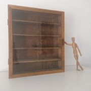 Ancienne vitrine de pharmacie en bois et verre, 4 tablettes années 50